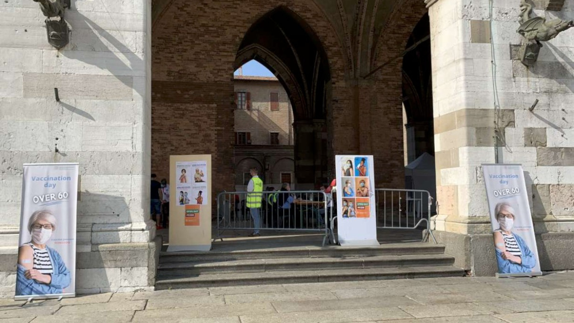 Prosegue l'Open day vaccinale, ieri oltre 100 dosi in piazza Cavalli
