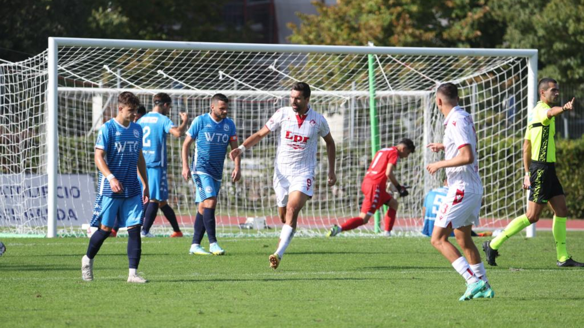 Il Piacenza va in vantaggio |e poi centra un palo, ma con |il Desenzano finisce 1-1
