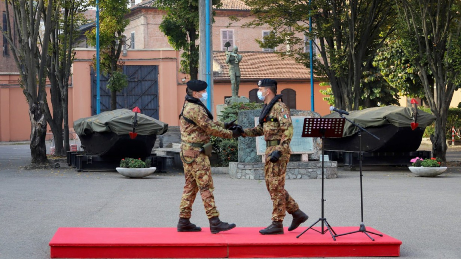 Il tenente colonnello Cementi al comando del Battaglione del Genio Pontieri