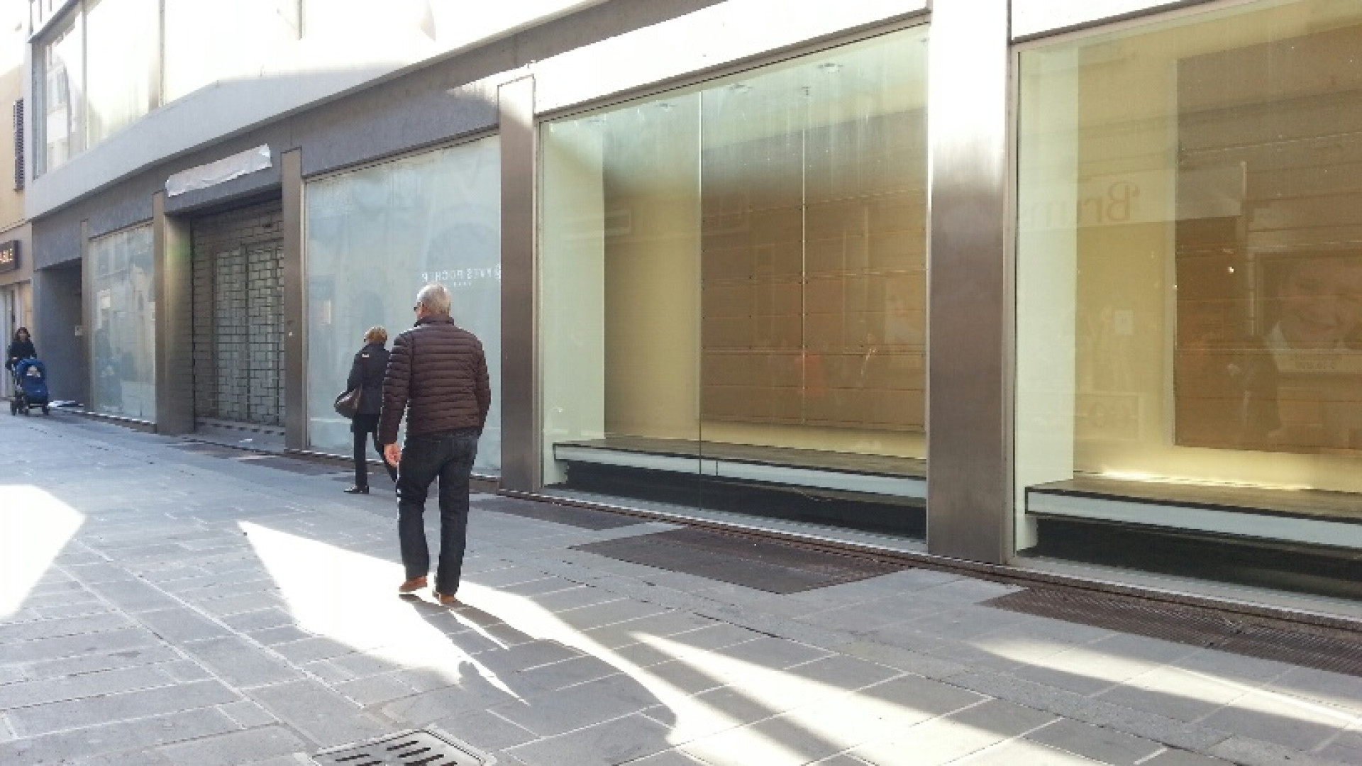 H&M apre entro la fine dell'anno: ci sarà raccolta abiti usati