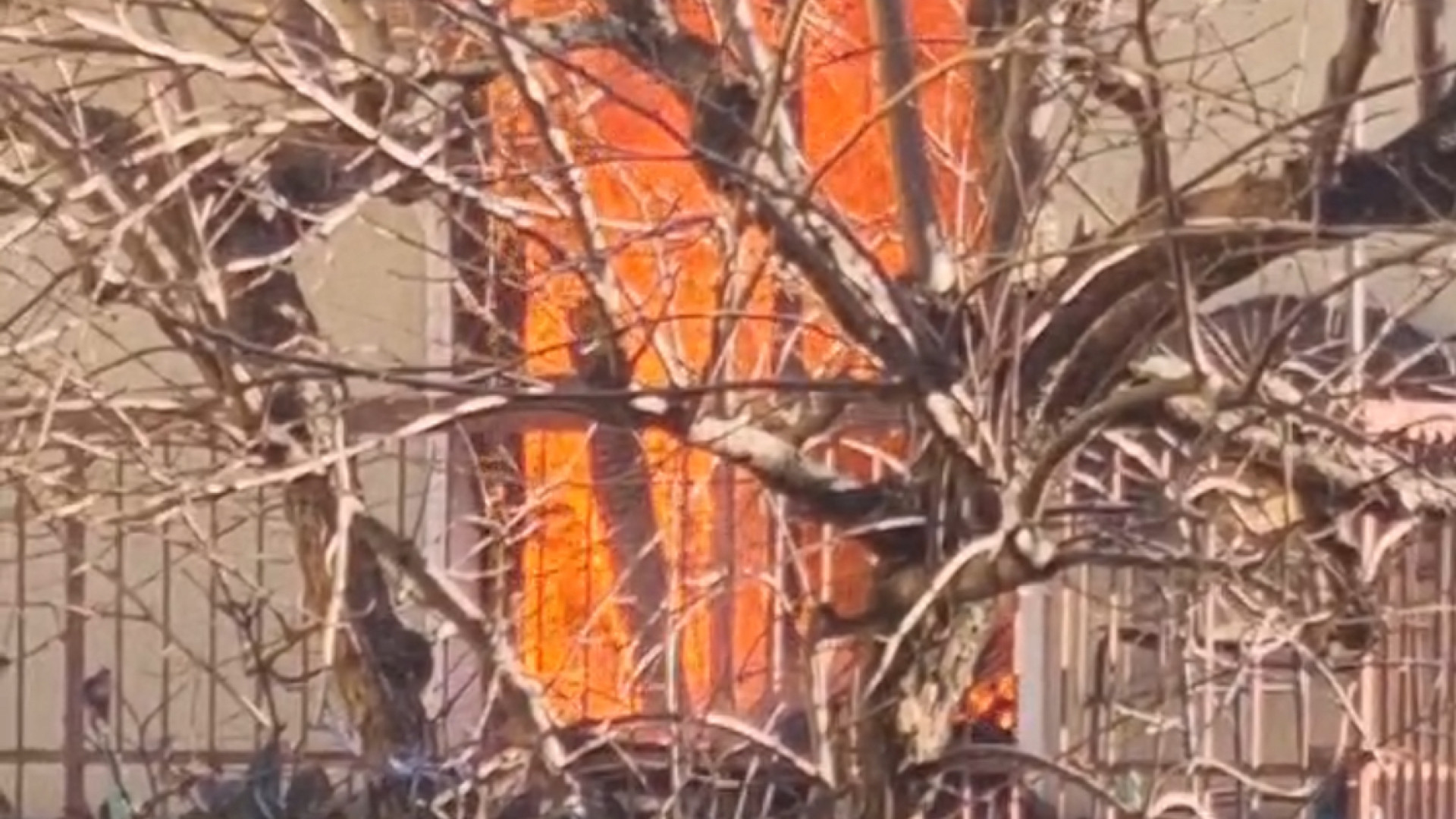 Casa brucia a Cortemaggiore, 7 evacuati e 3 intossicati tra cui una neonata