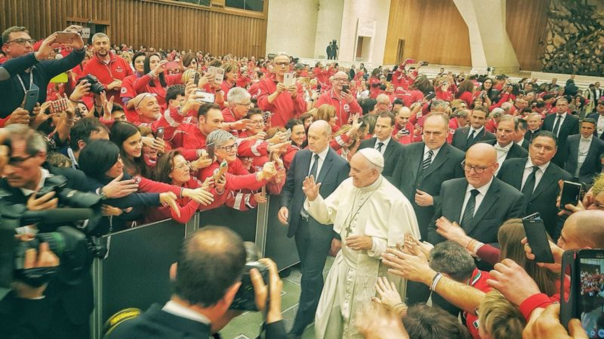 Il Papa incontra volontari Croce Rossa: anche 4 piacentini in udienza