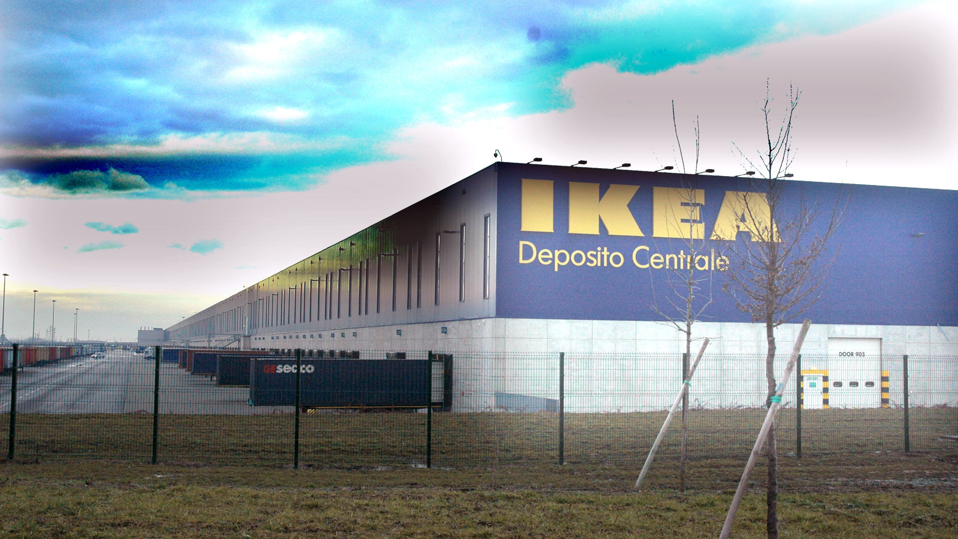Allarme rosso nel mondo del lavoro piacentino, Ikea emigra e trasferisce due reparti a Carugate