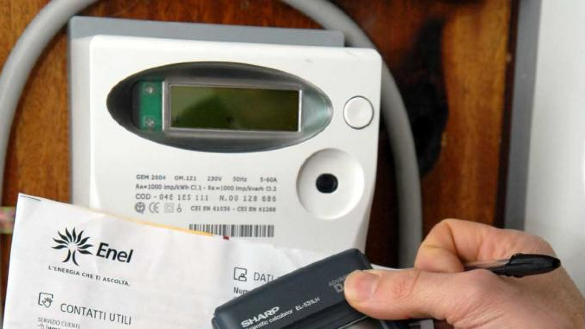 Maxi bolletta per una barista di Castelsangiovanni: 13mila euro