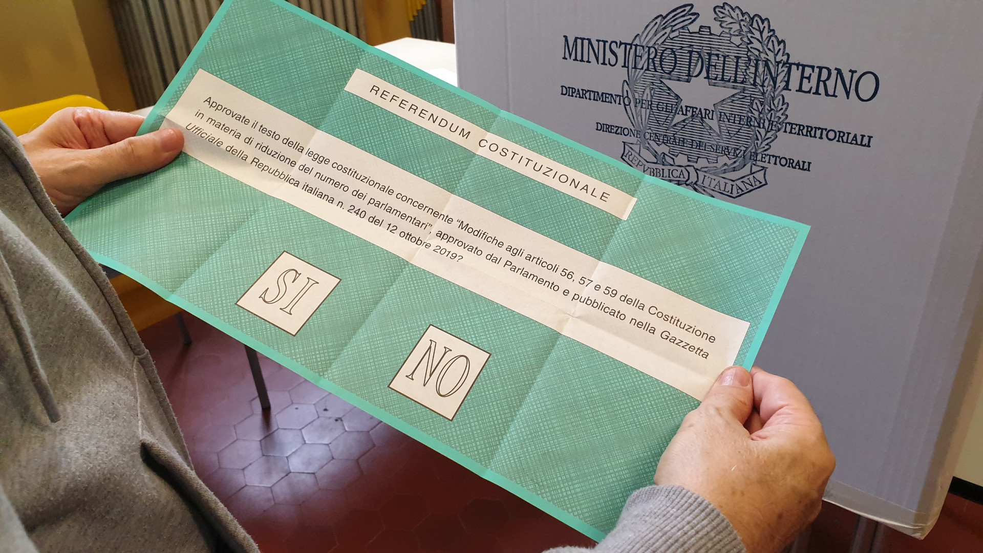 Referendum, urne chiuse. Si vota anche lunedì. Nel Piacentino ha votato il 37,70% degli aventi diritto