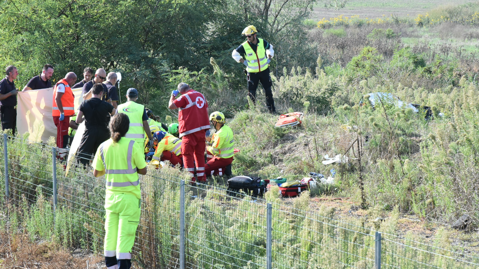 Tragedia in A21: non ce l'ha fatta la bambina di 8 anni. Molto grave ma stabile il fratellino