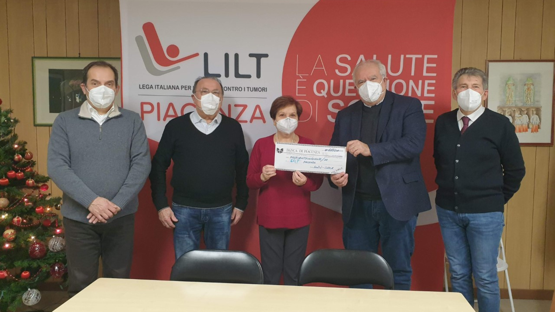 Dall'associazione "50&Più" e Cupla di Piacenza, oltre mille euro donati alla Lilt