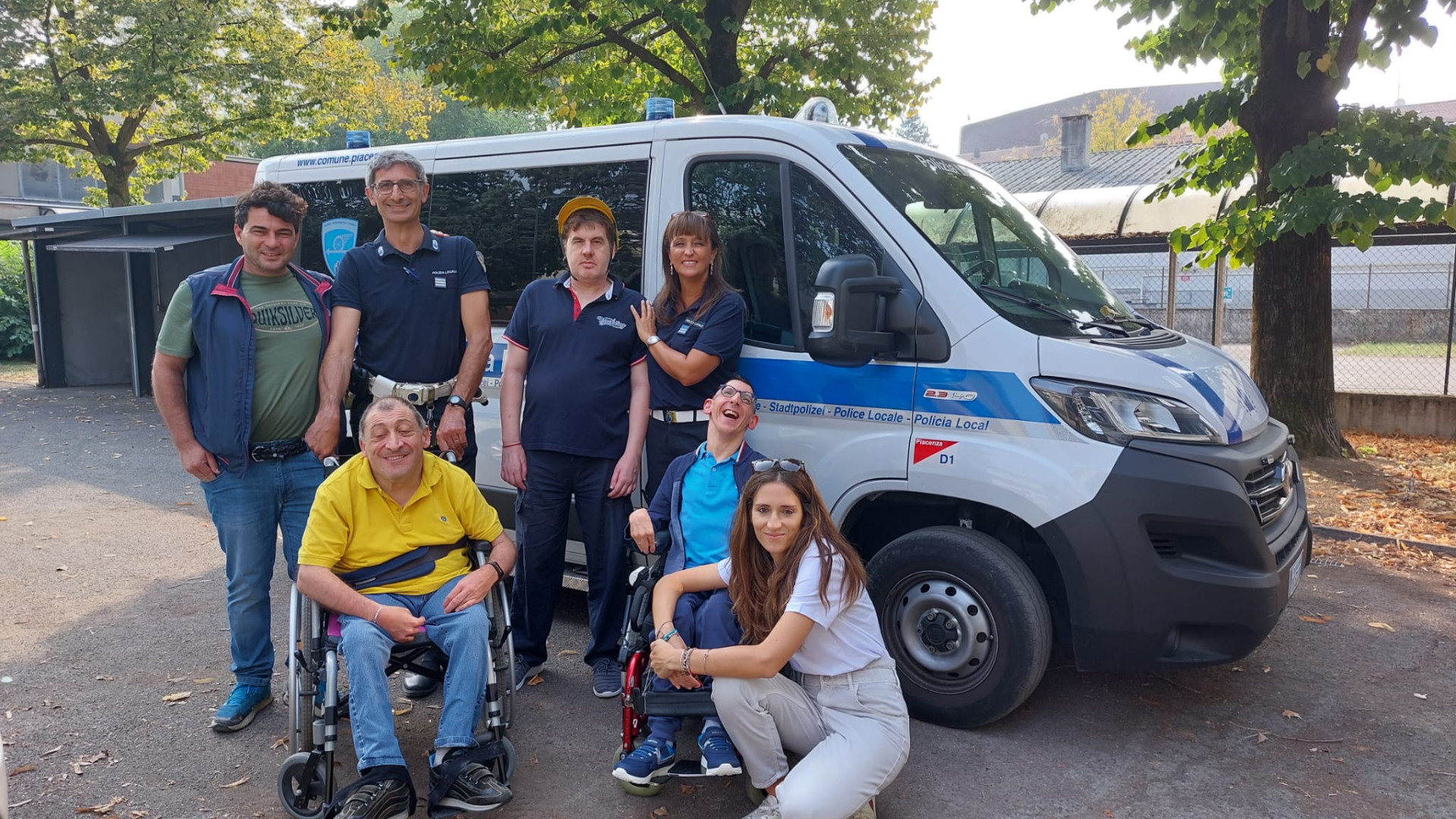 Agenti per un giorno, Polizia locale realizza il sogno di alcuni ospiti di Geocart