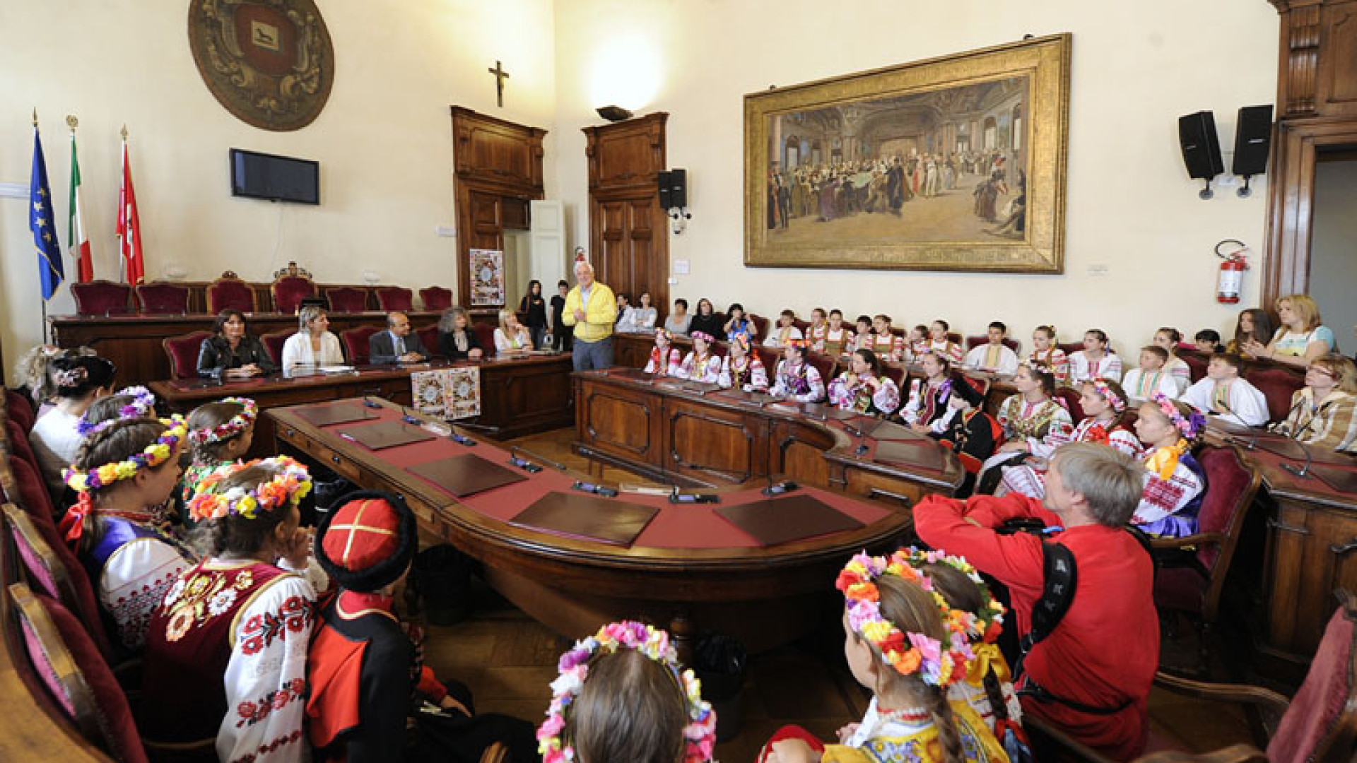 Esibizione in Municipio dei giovani artisti russi di Casa Montagna