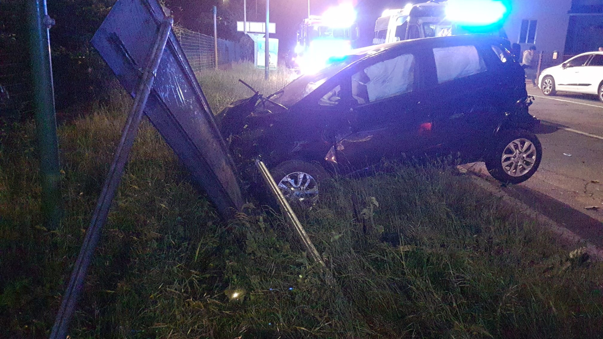 Castel San Giovanni, tragedia nella notte: 31enne muore dopo lo schianto in auto
