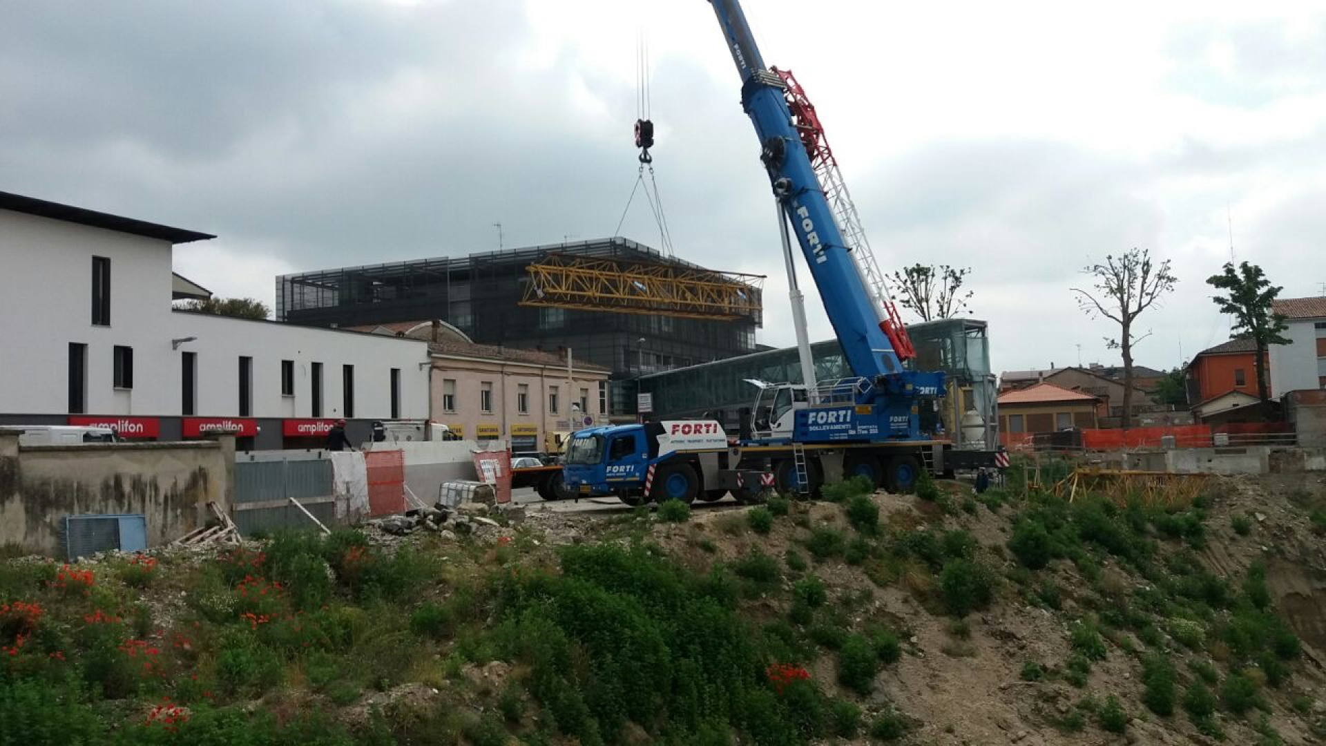 Riprendono i lavori per la realizzazione dell'ospedale. Erano fermi da agosto