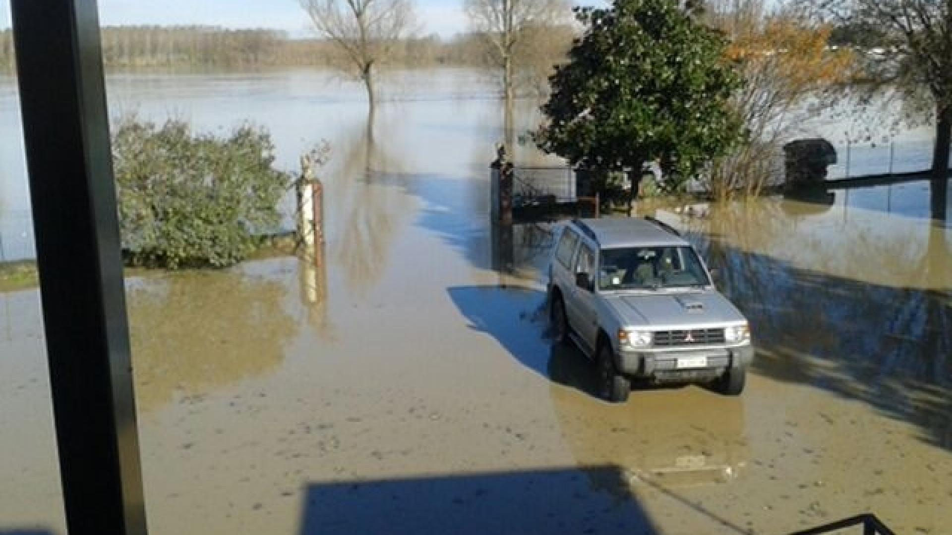 Il Po verso gli 8 metri. Disagi in provincia. Nuova allerta