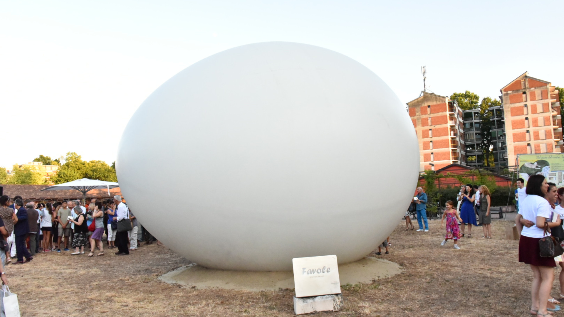 Il grande uovo di Bertuzzi da Podenzano sbarca alla Cavallerizza