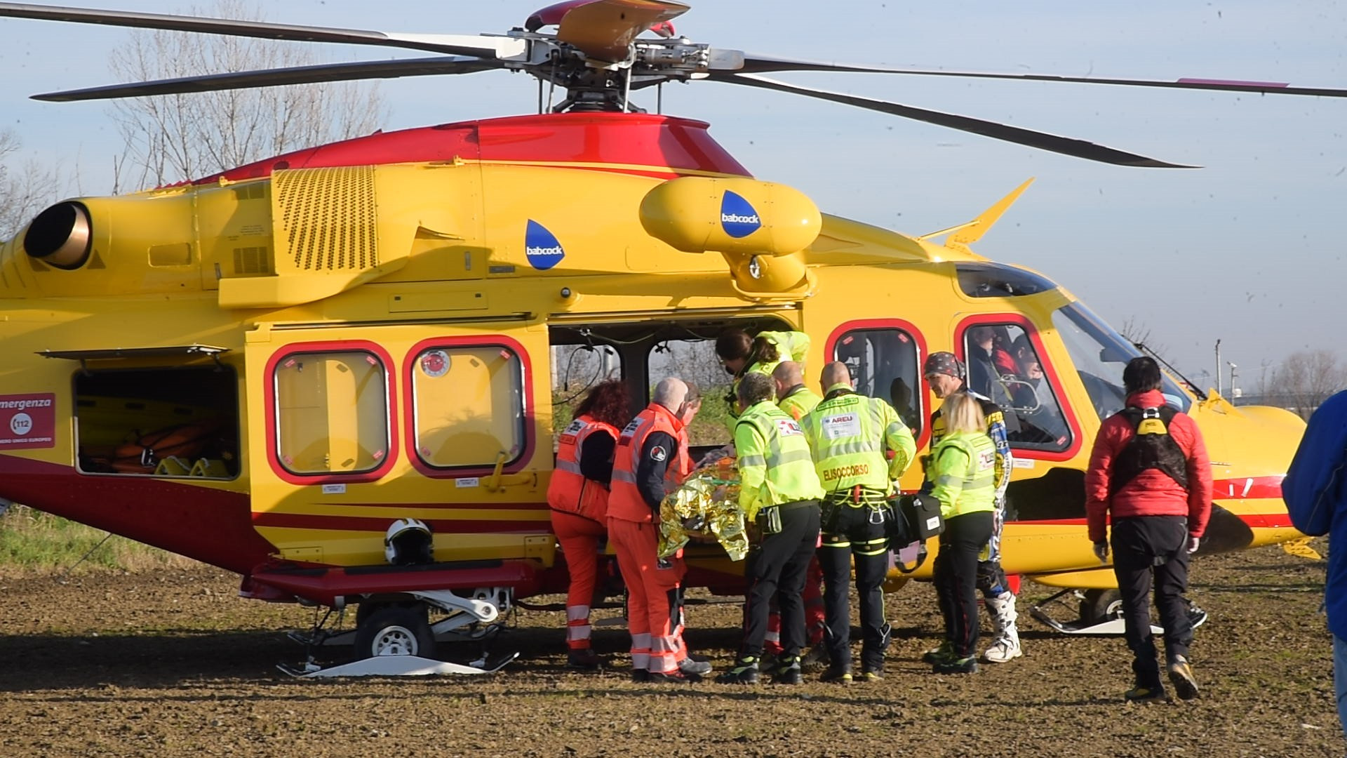 Spaventosa caduta sulla pista da motocross, 54enne in gravi condizioni
