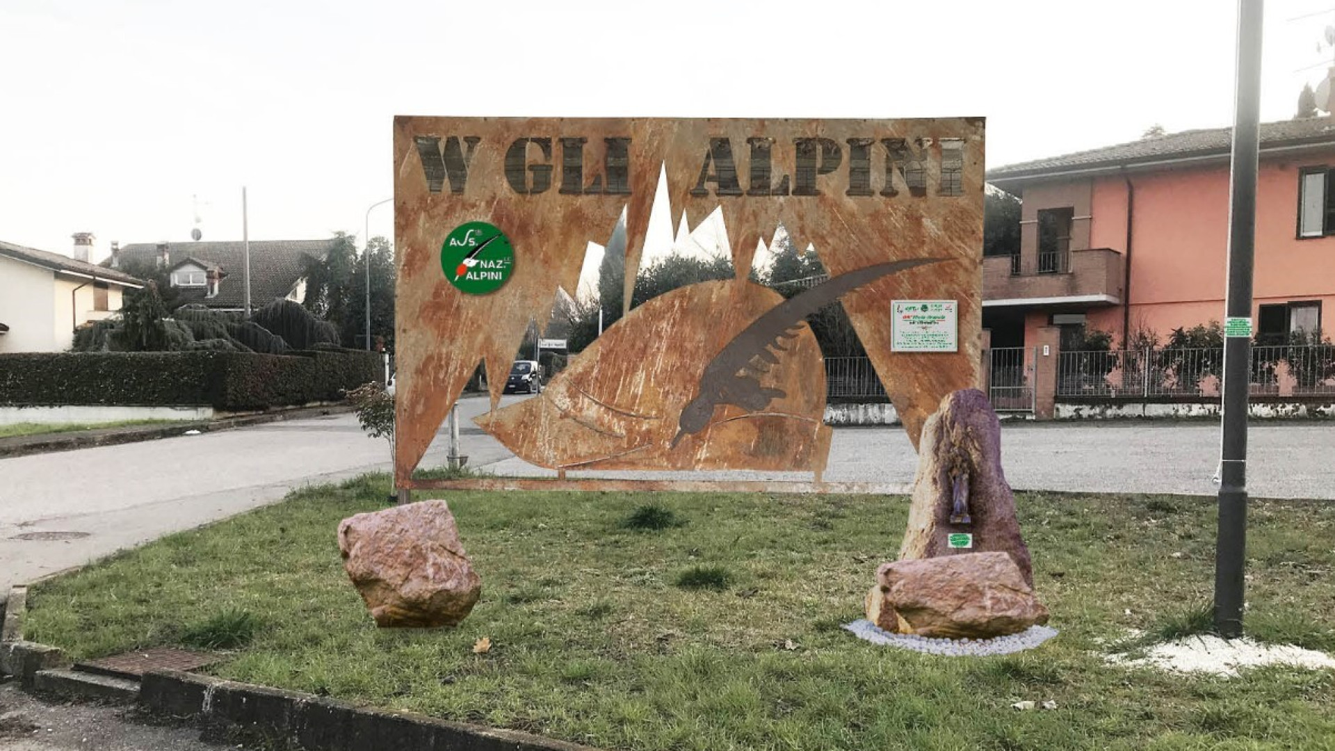 Festa Granda degli alpini, Agazzano dedica un monumento alle Penne Nere