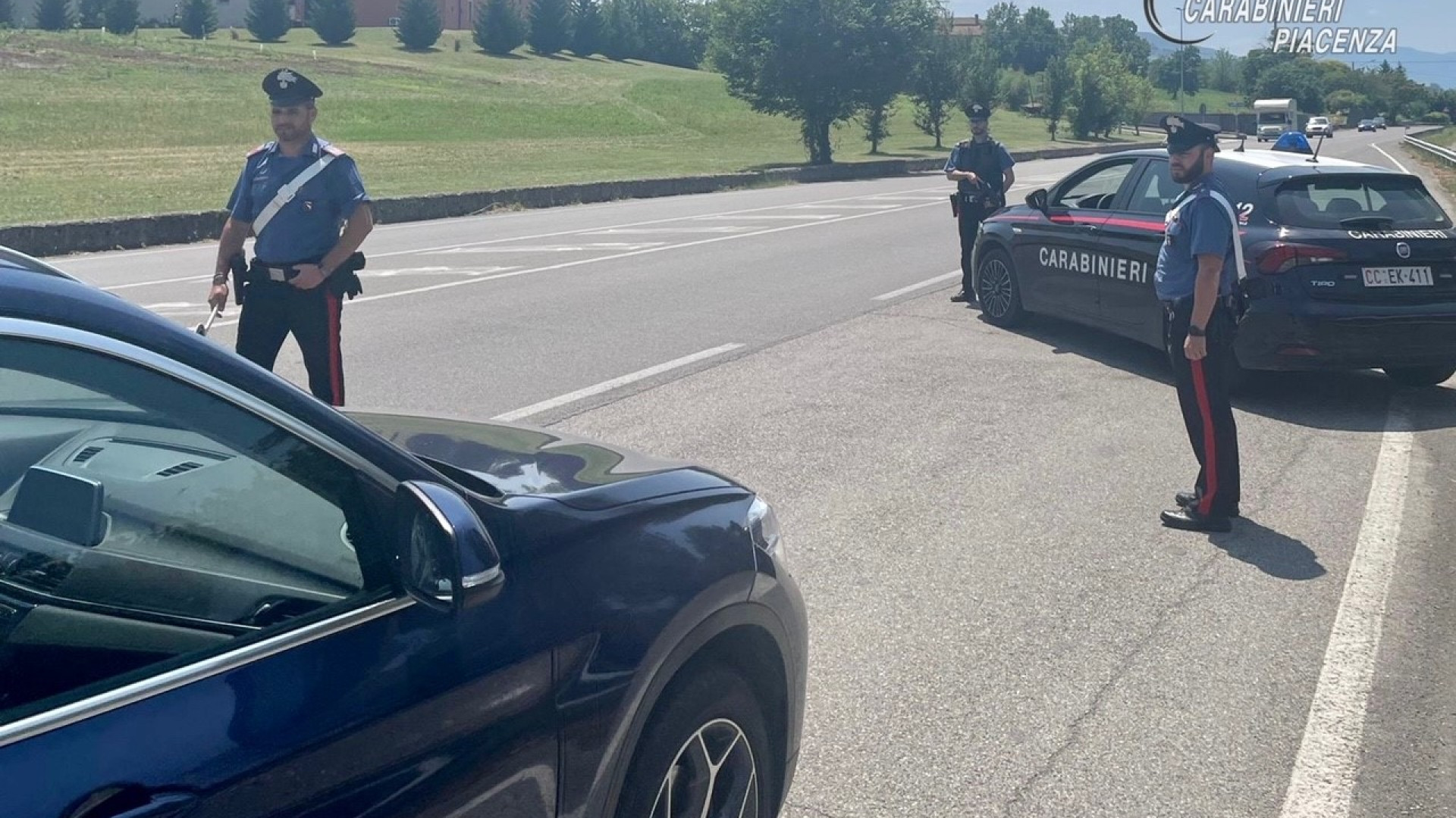 Statale 45, controlli speciali dei carabinieri: 21 sanzioni e sequestro di stupefacenti