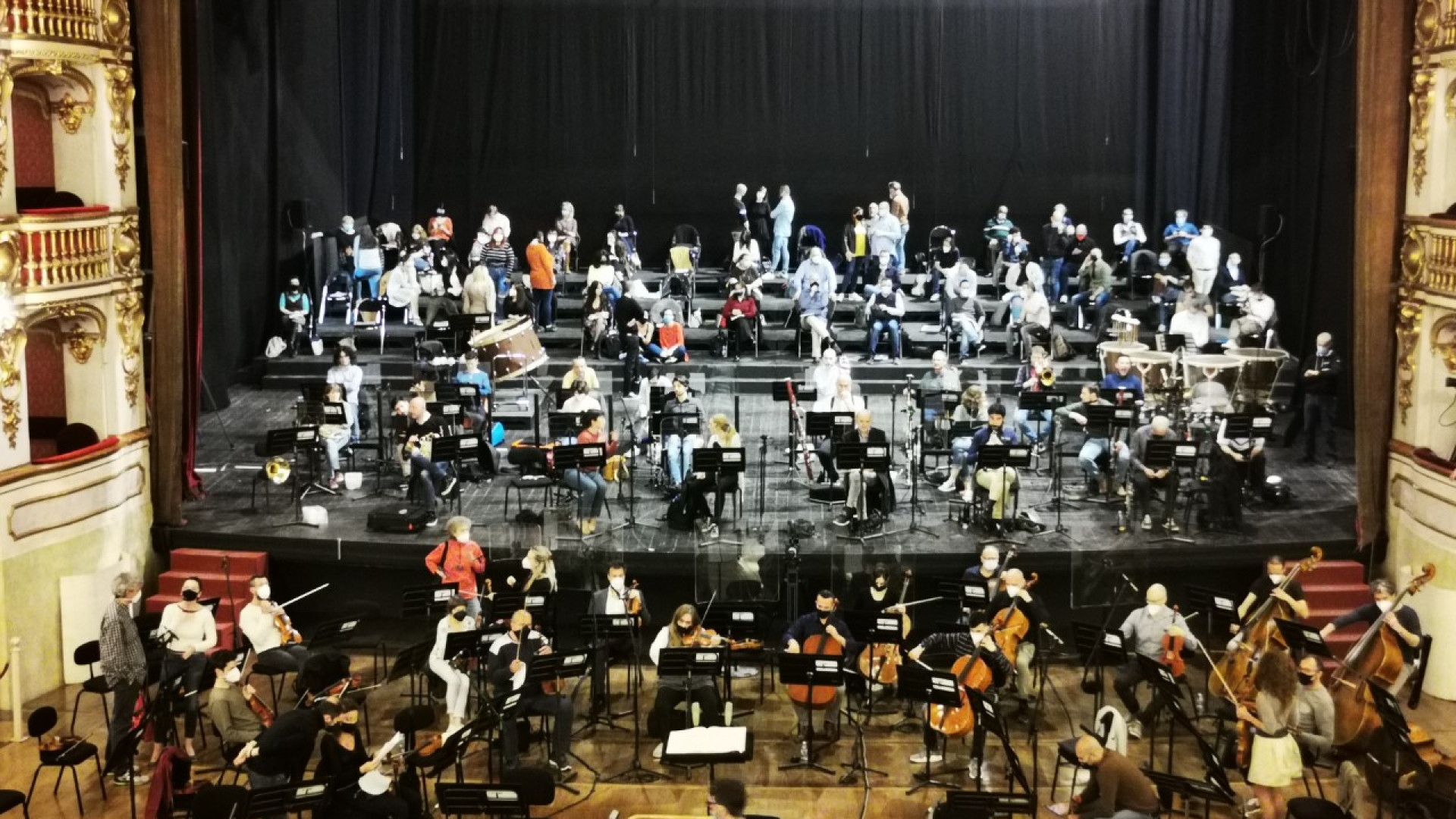 Inno di Mameli apre le prove al Municipale: domani Requiem con Domingo