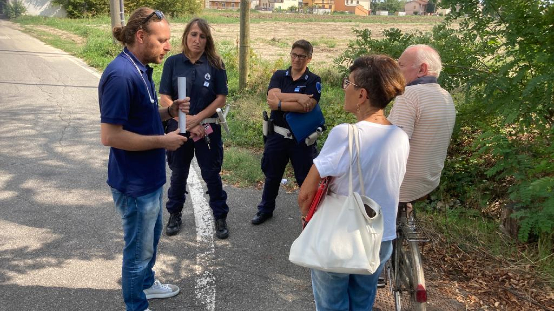 Roncaglia, sopralluogo dell'assessore. I residenti: "Soffocati dalla logistica"