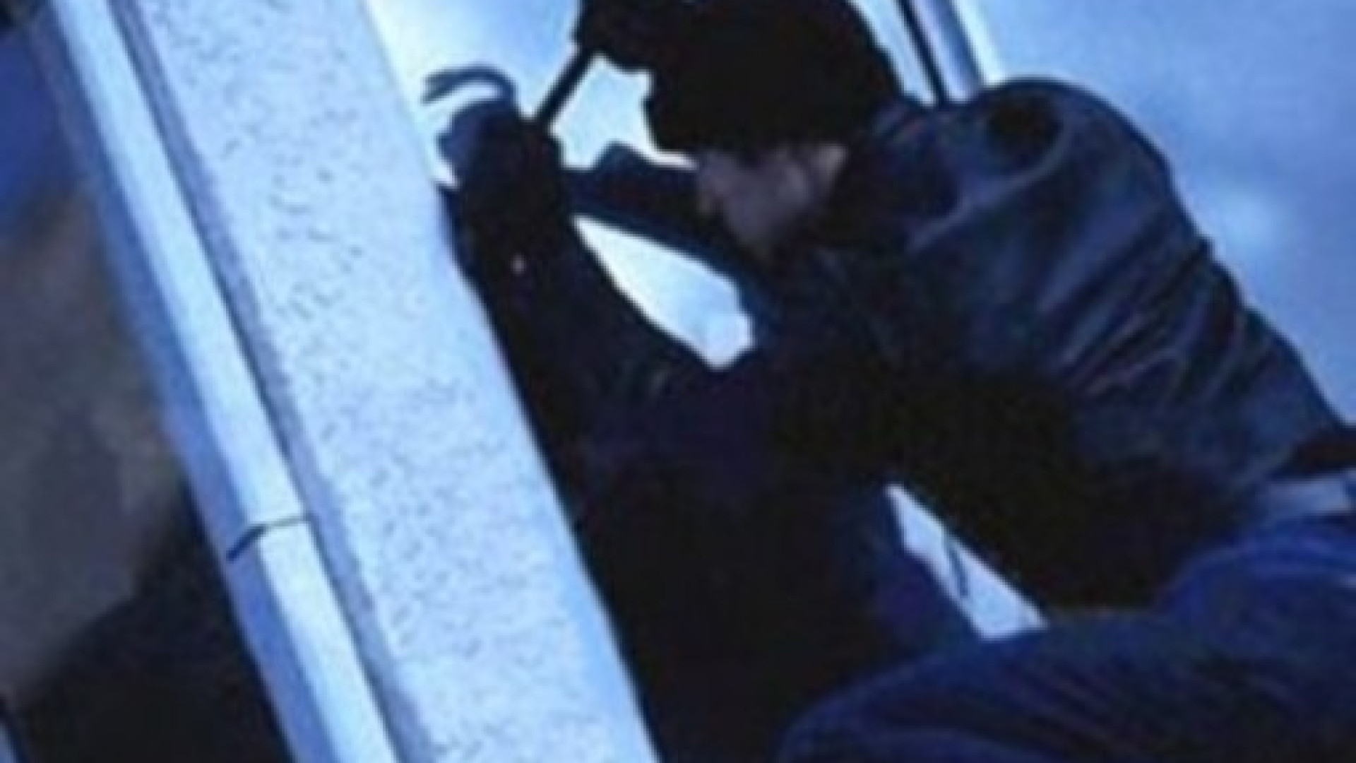 In casa con il ladro: terrore alla Besurica, spariscono i contanti