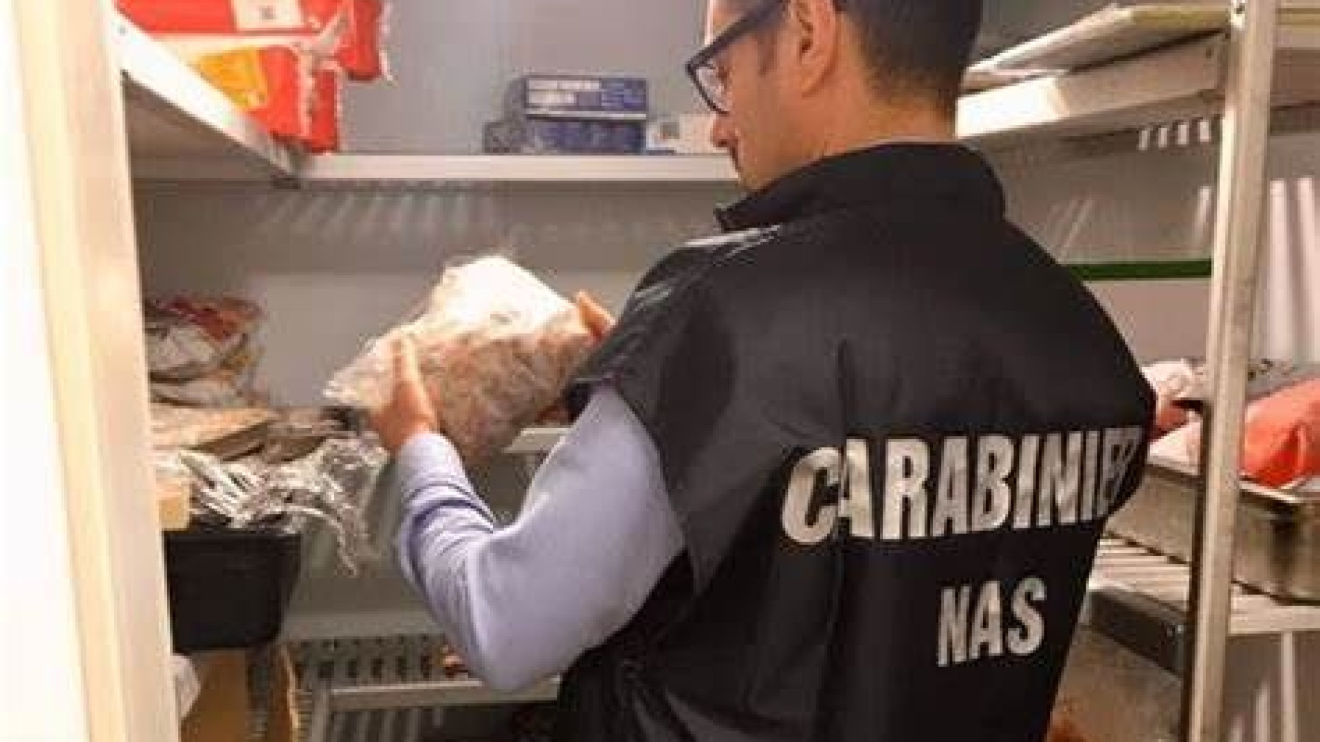 Nas: umidità e cibi mal conservati in due mense di strutture sanitarie piacentine