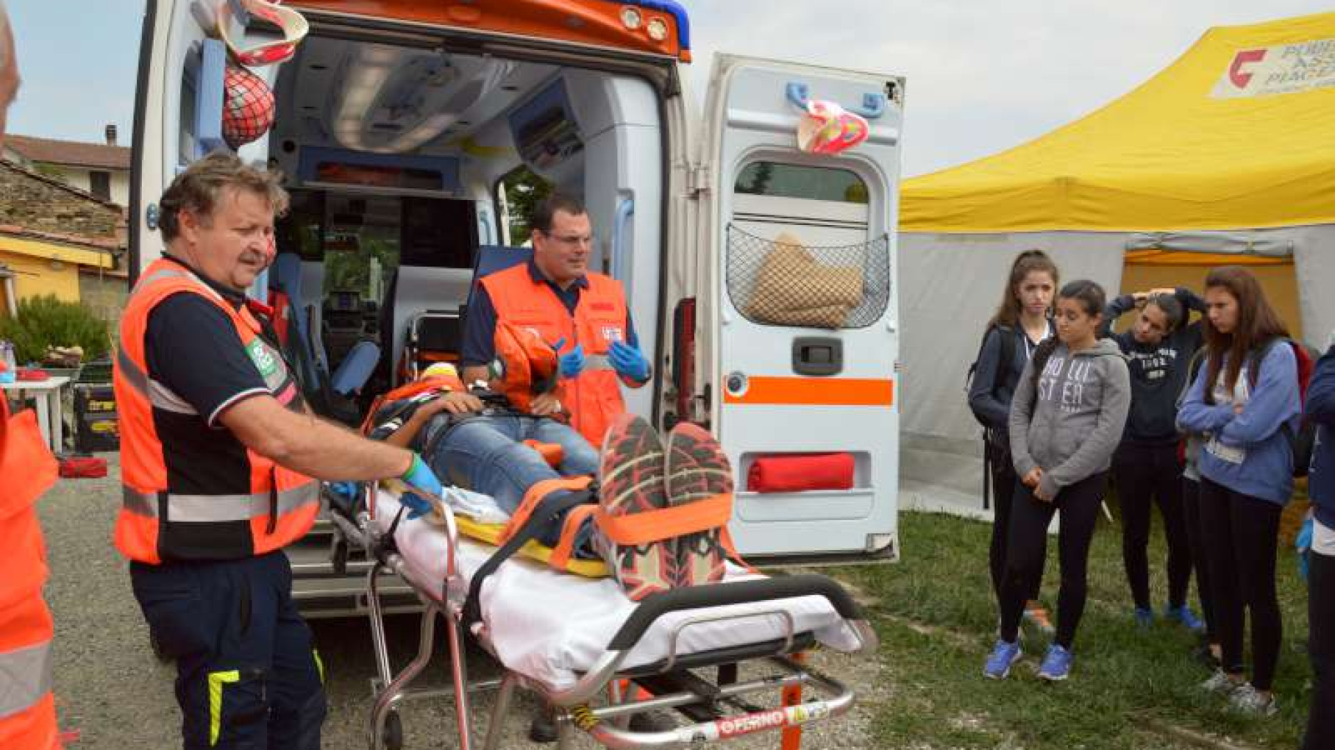 Studenti feriti e dispersi sulla Parcellara. Ma è una simulazione di Anpas