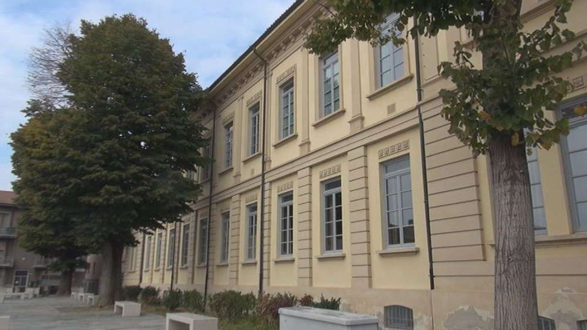 Scuole ecologiche a Caorso: luci a Led alle elementari, cappotto termico per le medie