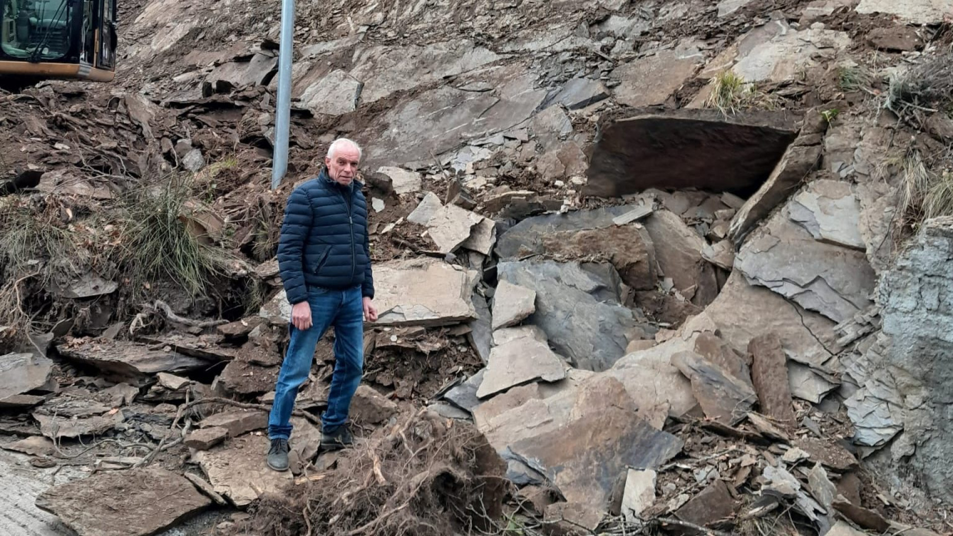 A Roncoli si stacca un altro pezzo di montagna. Sfollati fuori casa dal 27 dicembre