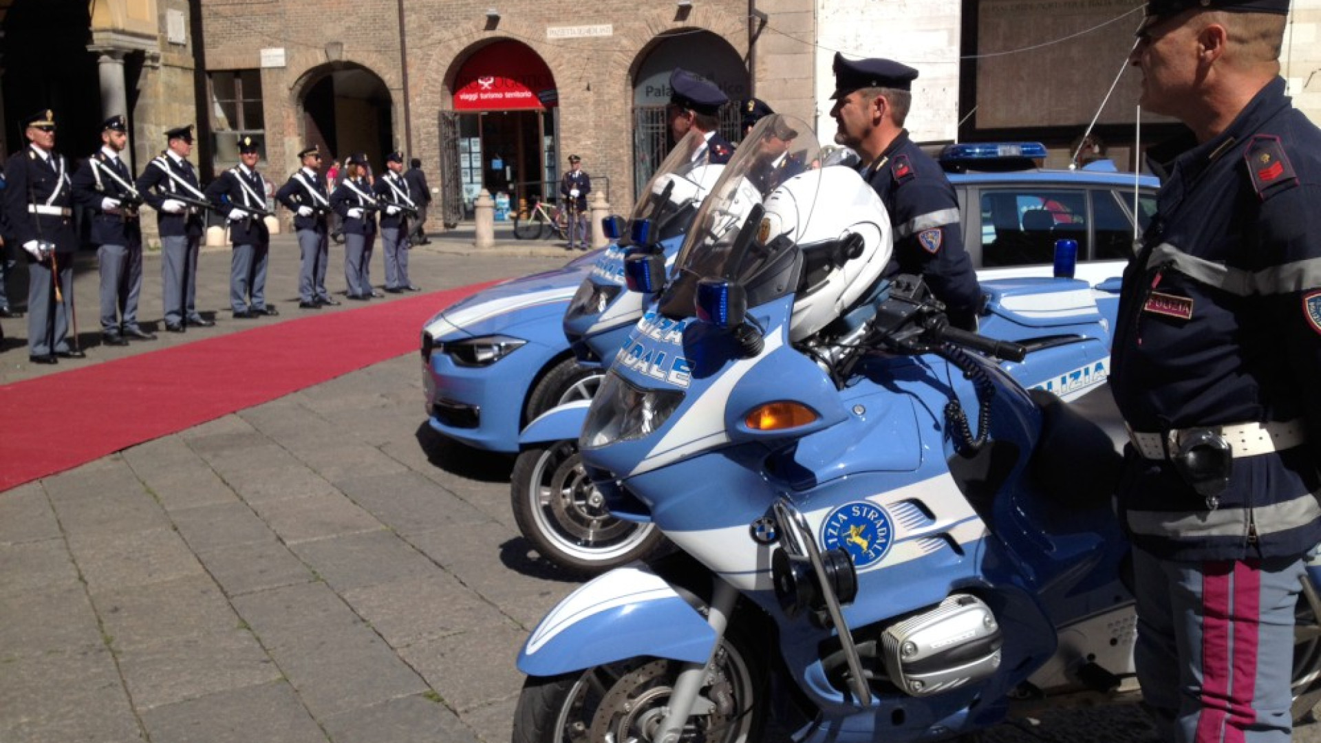 Festa polizia, calo dei reati. Questore: "Cittadini preziosi collaboratori"