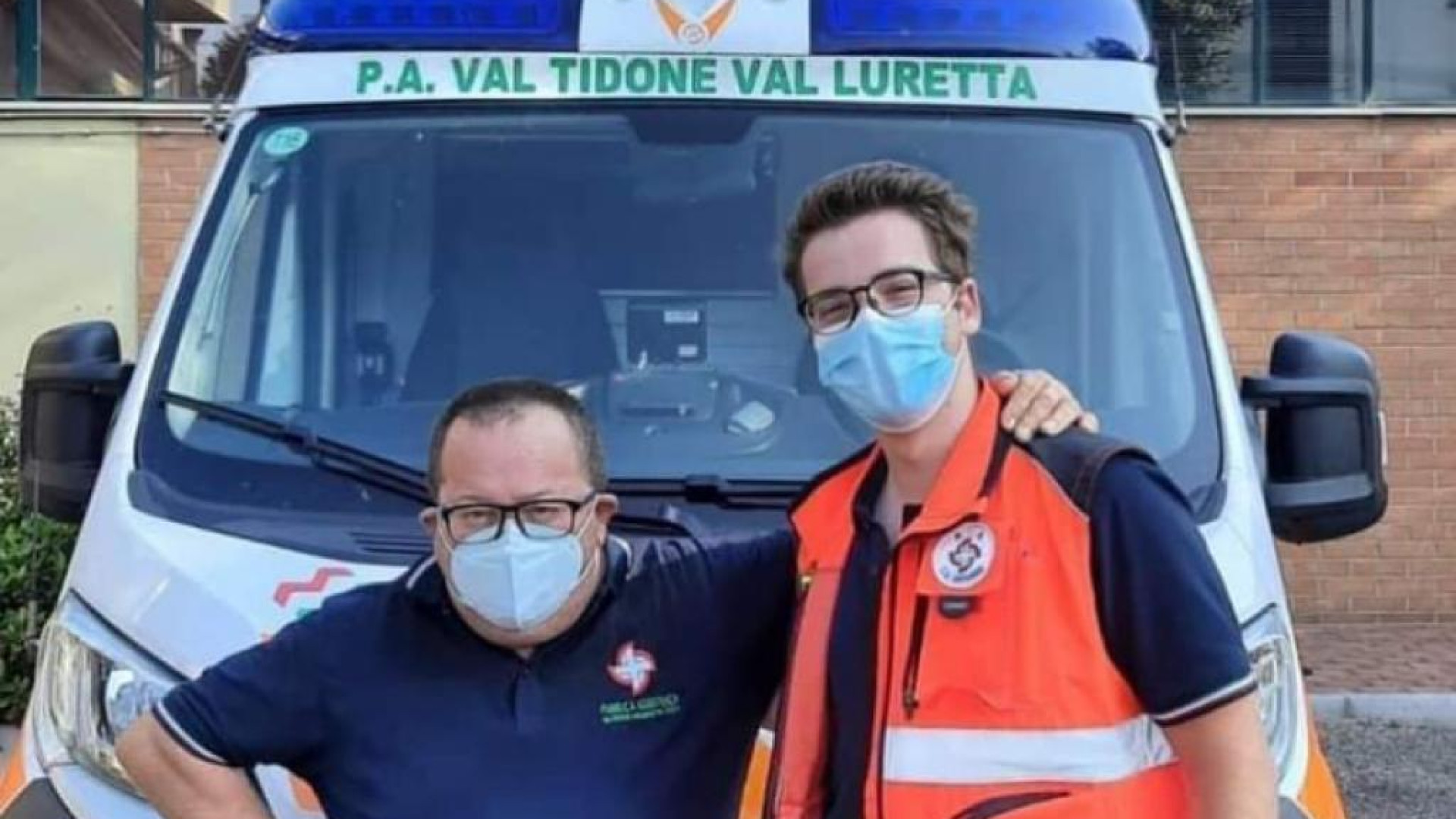 La scelta di Giacomo: "Trasportando i malati ho deciso di mollare Economia e fare l'infermiere"