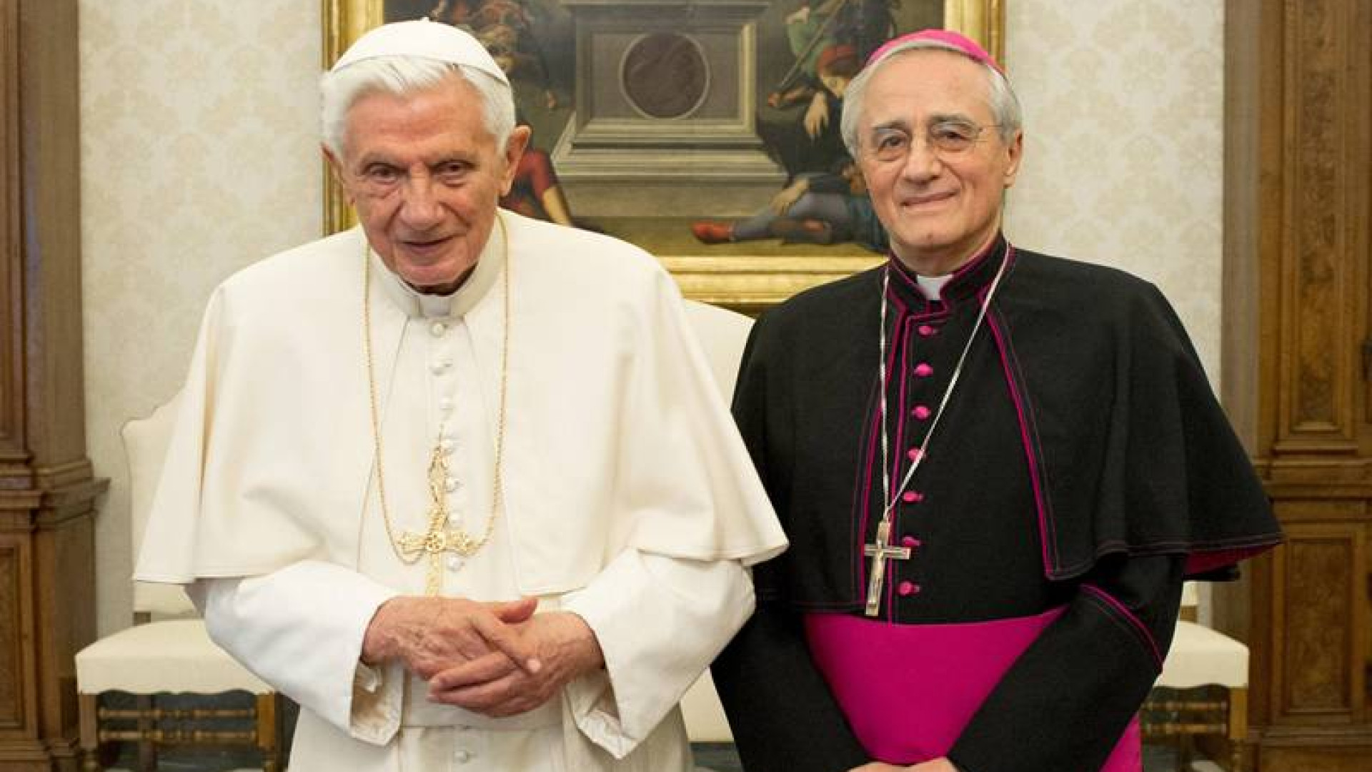 Benedetto XVI si dimette. Ambrosio: "Sono sorpreso". Ai piacentini l'ultima benedizione il 27