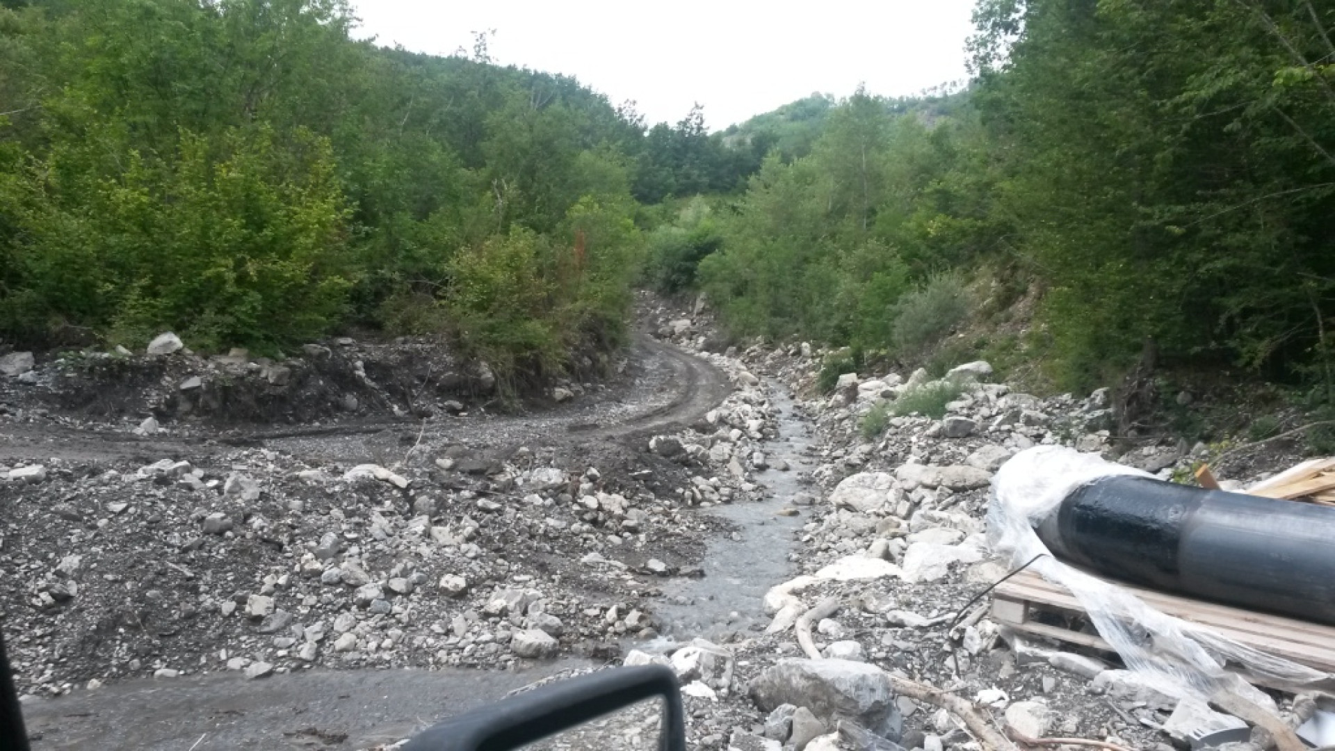 Ambientalisti contro i lavori sul rio Riccò: "E una centralina"