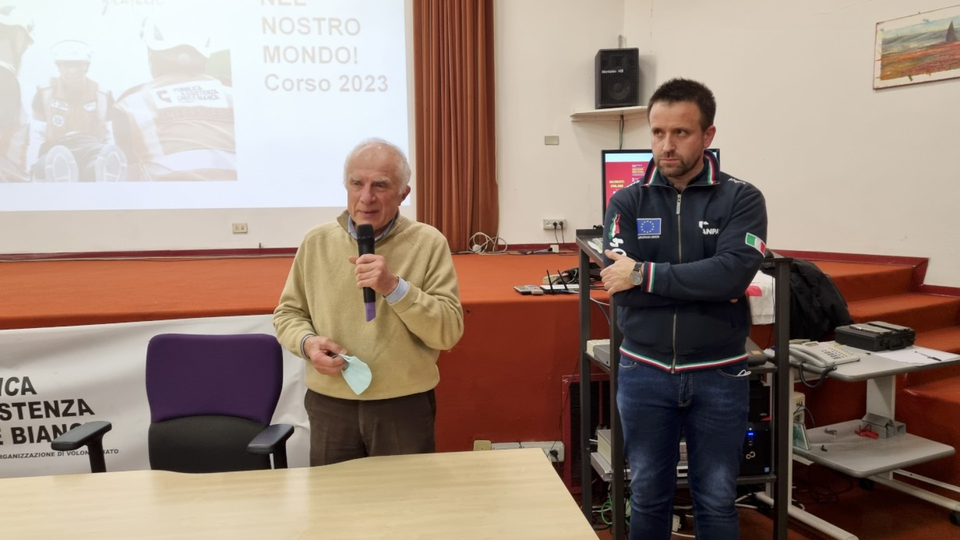 In 80 al corso volontari Croce Bianca. Presenti anche sindaco e assessori
