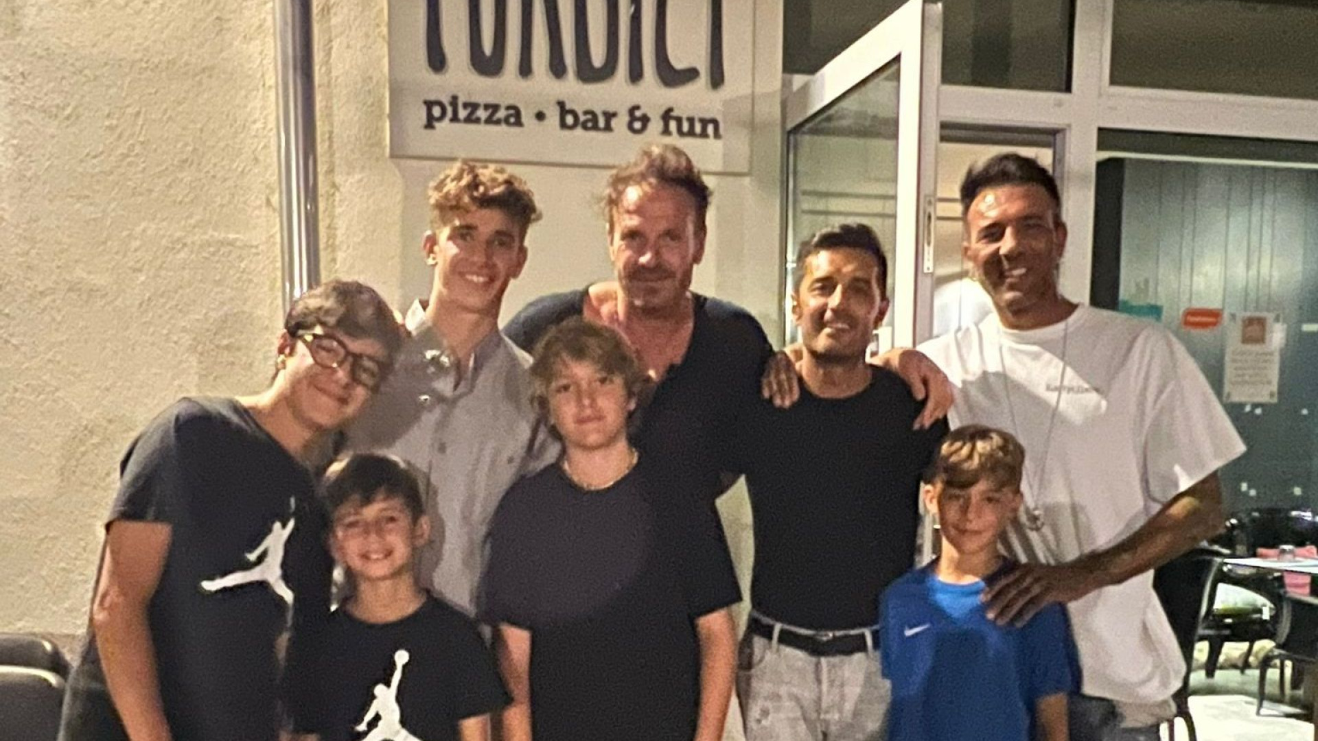 Pizza e selfie, alla Besurica l'ex calciatore di Serie A Cesare Natali