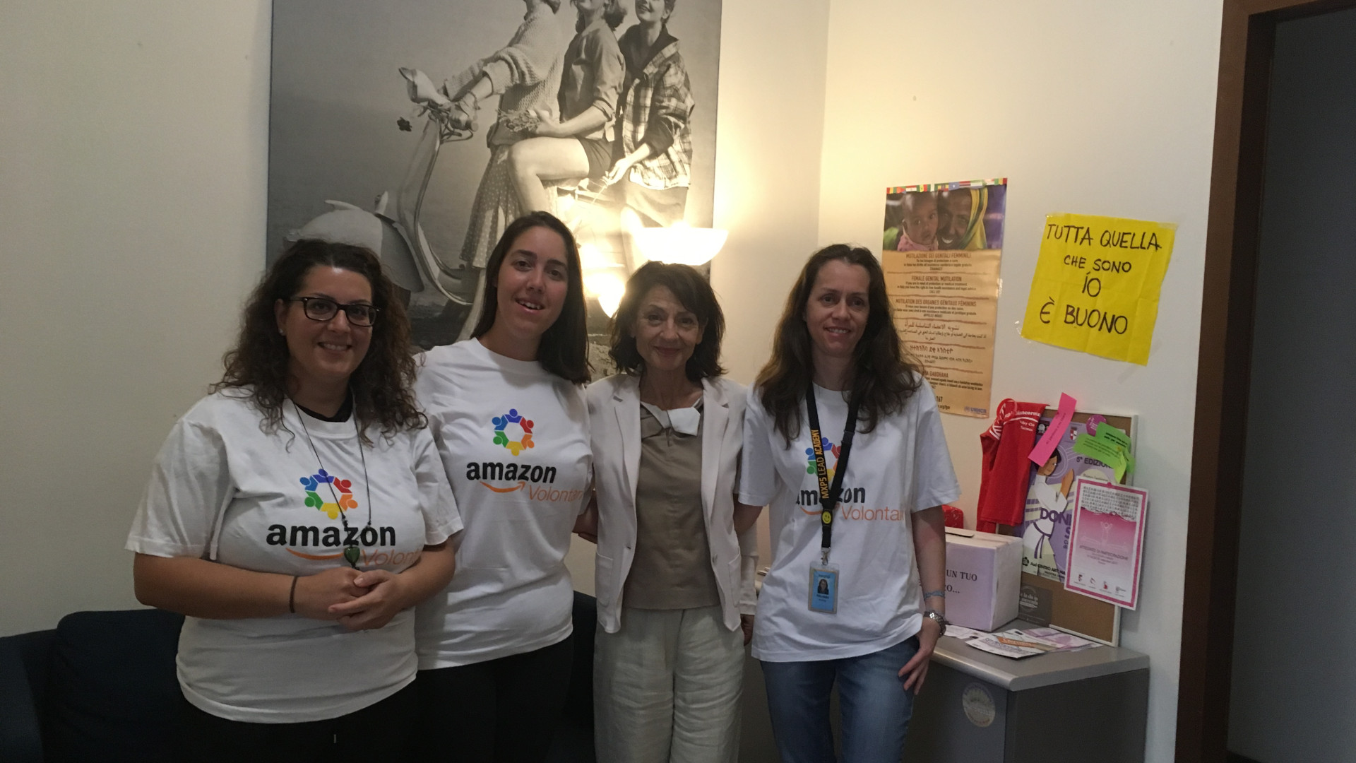 Stampante e biancheria, il sostegno di Amazon alla “Città delle Donne”