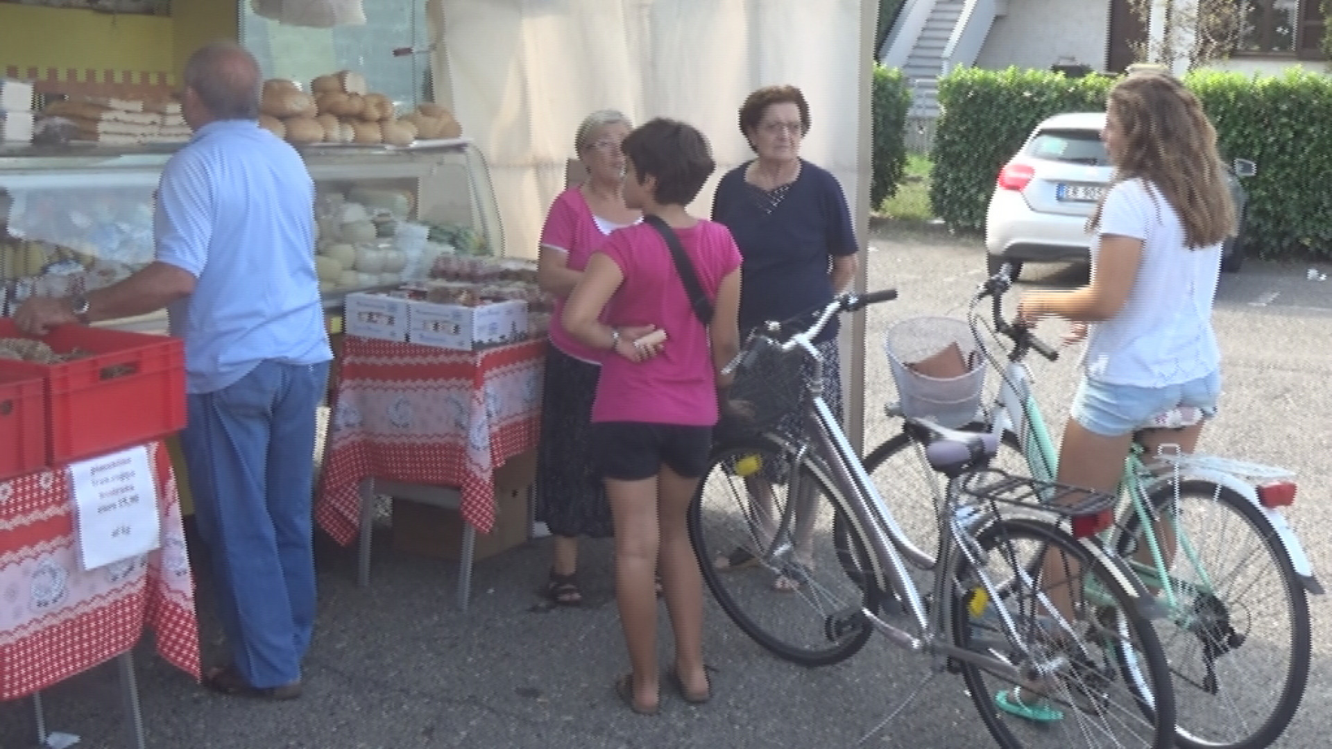 "A Quarto mancano i negozi alimentari". Le lamentele dei residenti