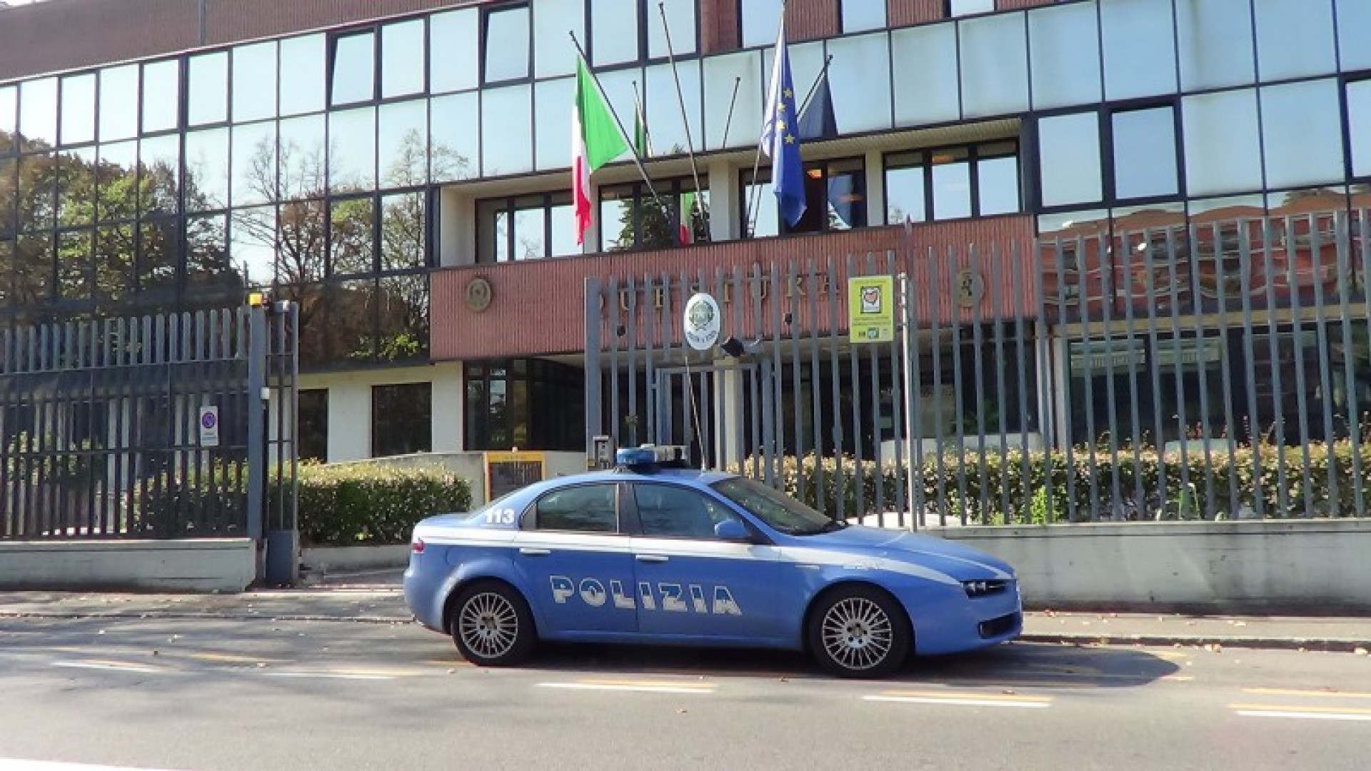 Tentato furto in una casa di riposo, forzata la portafinestra dell'ufficio