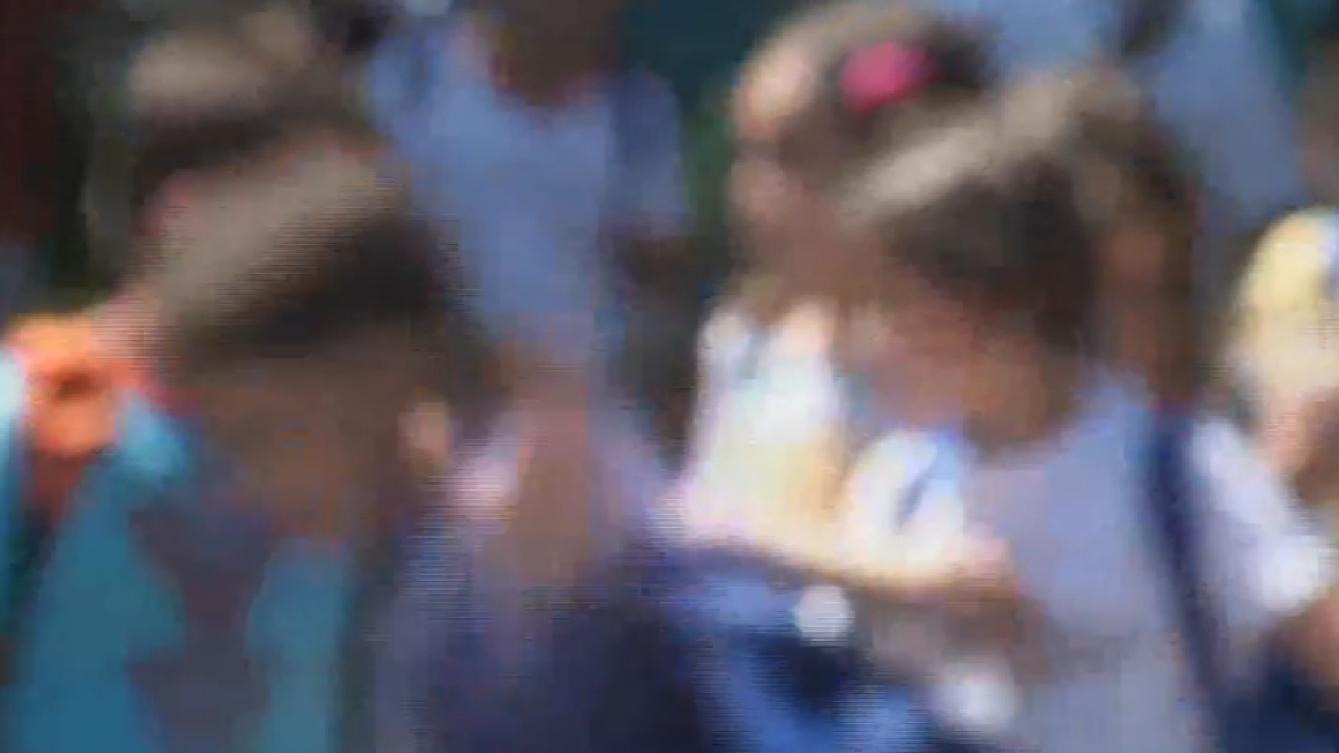 Bimba di tre anni sola in via Manfredi: cugino denunciato