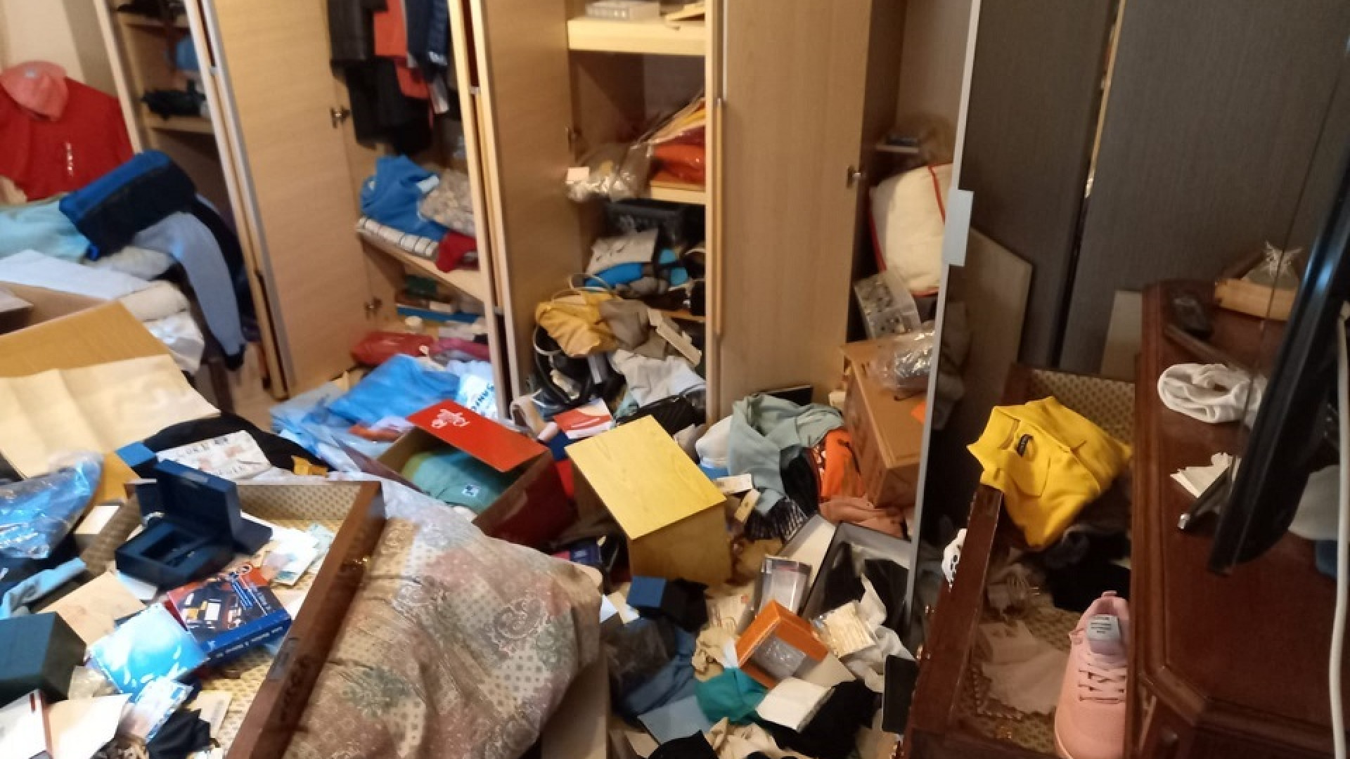 San Nicolò, villa a soqquadro e bottino da 12mila euro