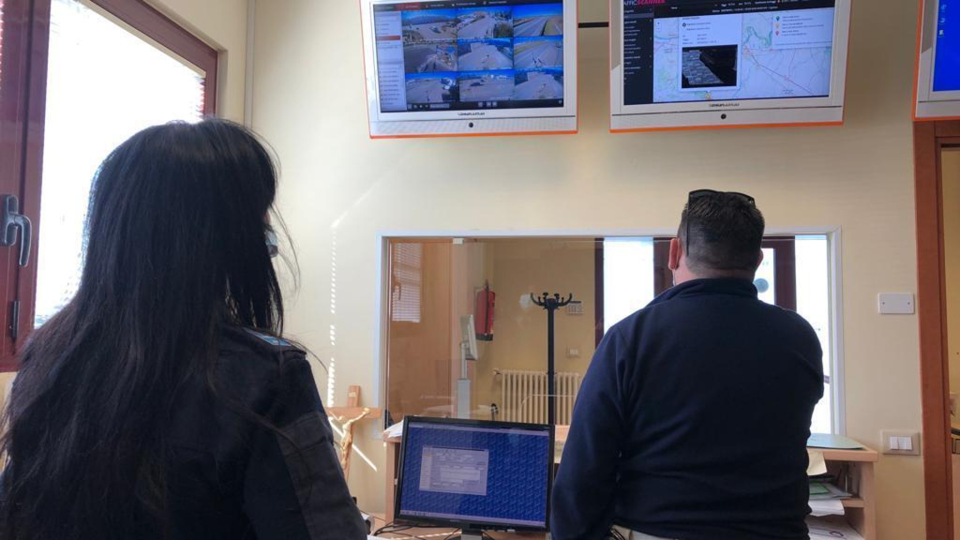 Rubano un escavatore in Normandia: mezzo recuperato a Rottofreno