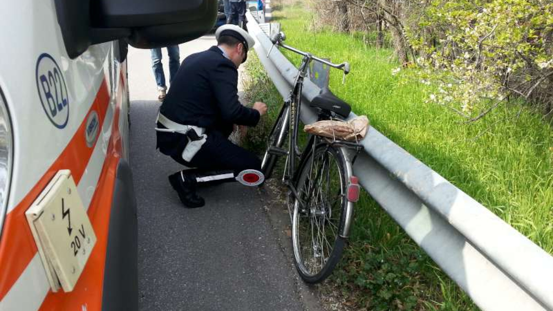 Ancora grave l’imprenditore investito in via Bertolini. Trasferito a Parma