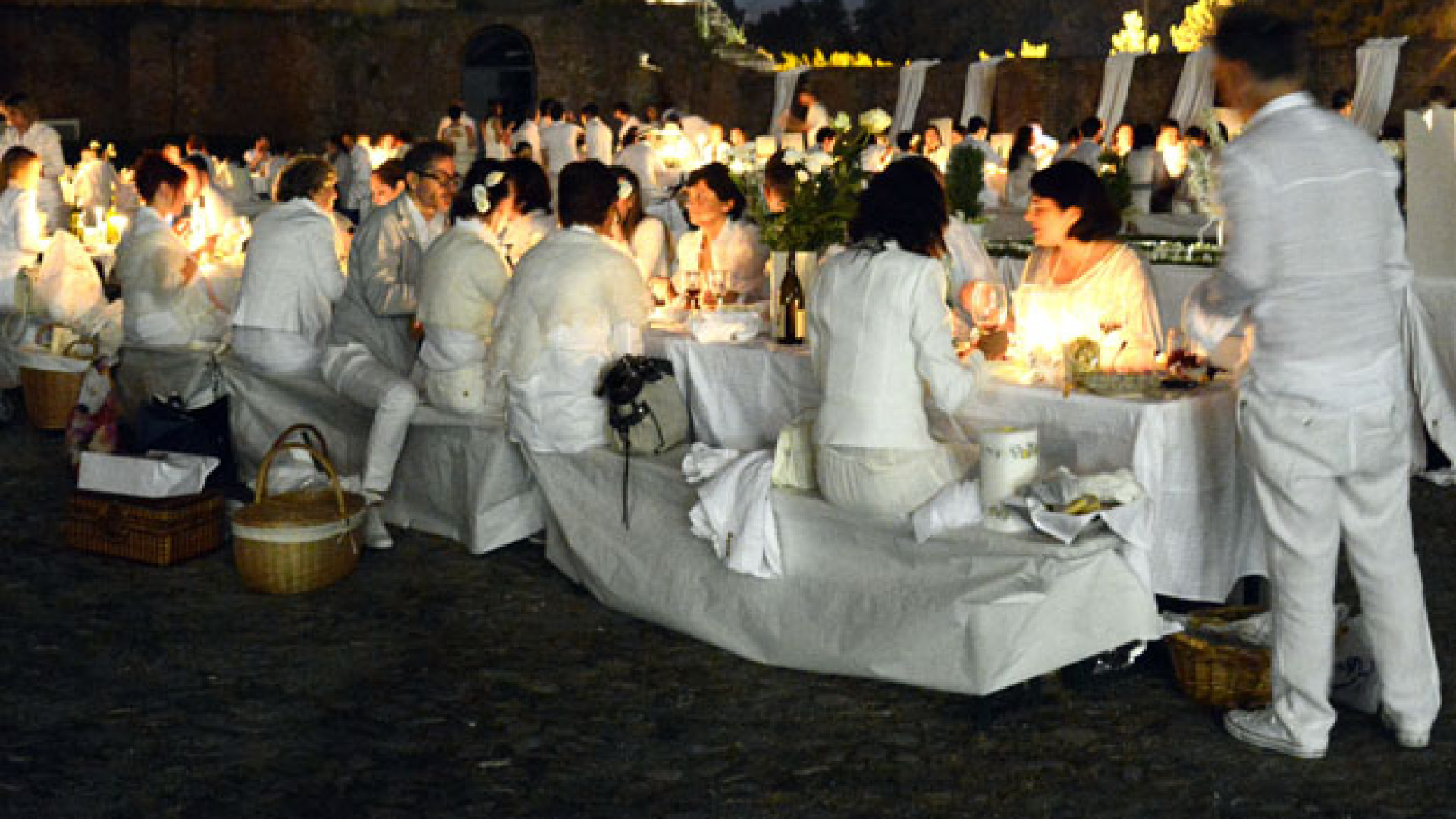 La "Cena bianca" compie 10 anni: prenotazioni aperte per il 21 giugno
