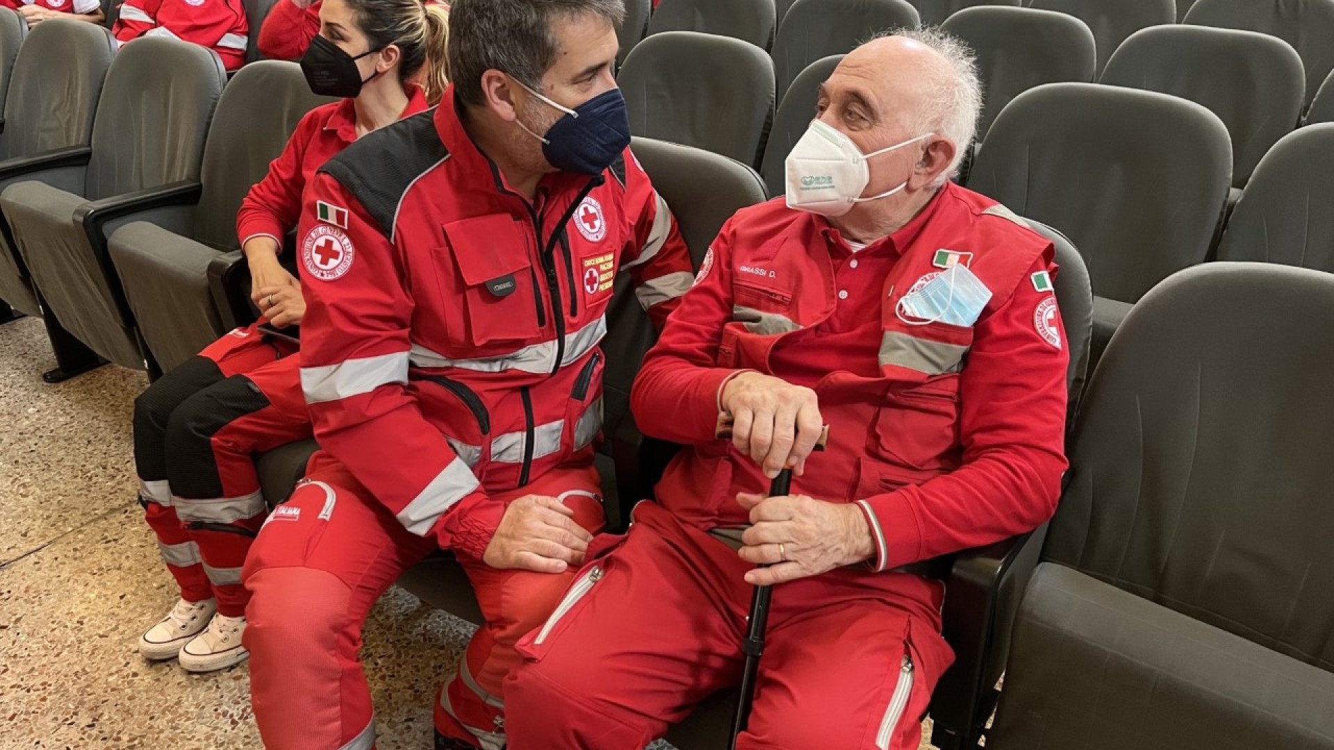 "Una vita dedicata a Croce rossa". Consegnate le croci di anzianità ai volontari