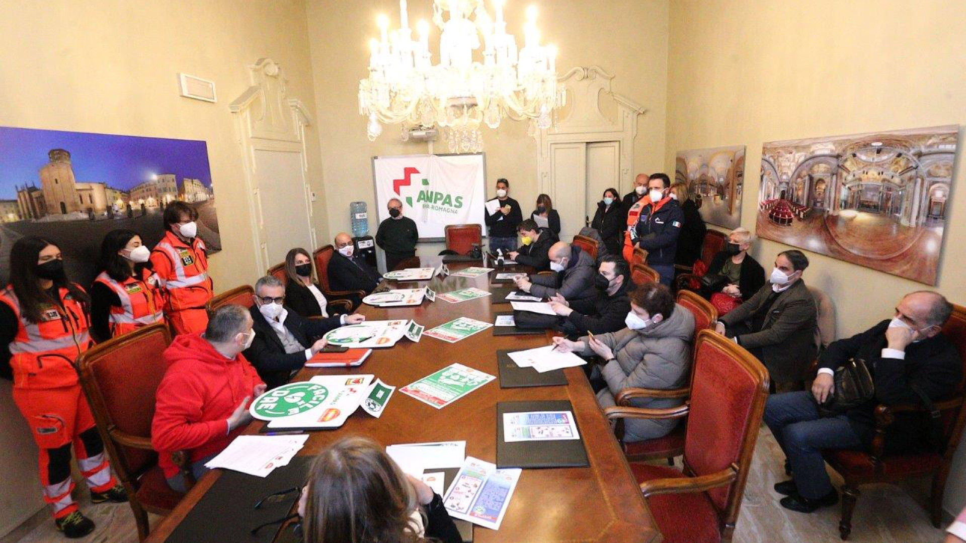"Defibrillatori, esportare il modello Piacenza": Pregliasco firma l'intesa
