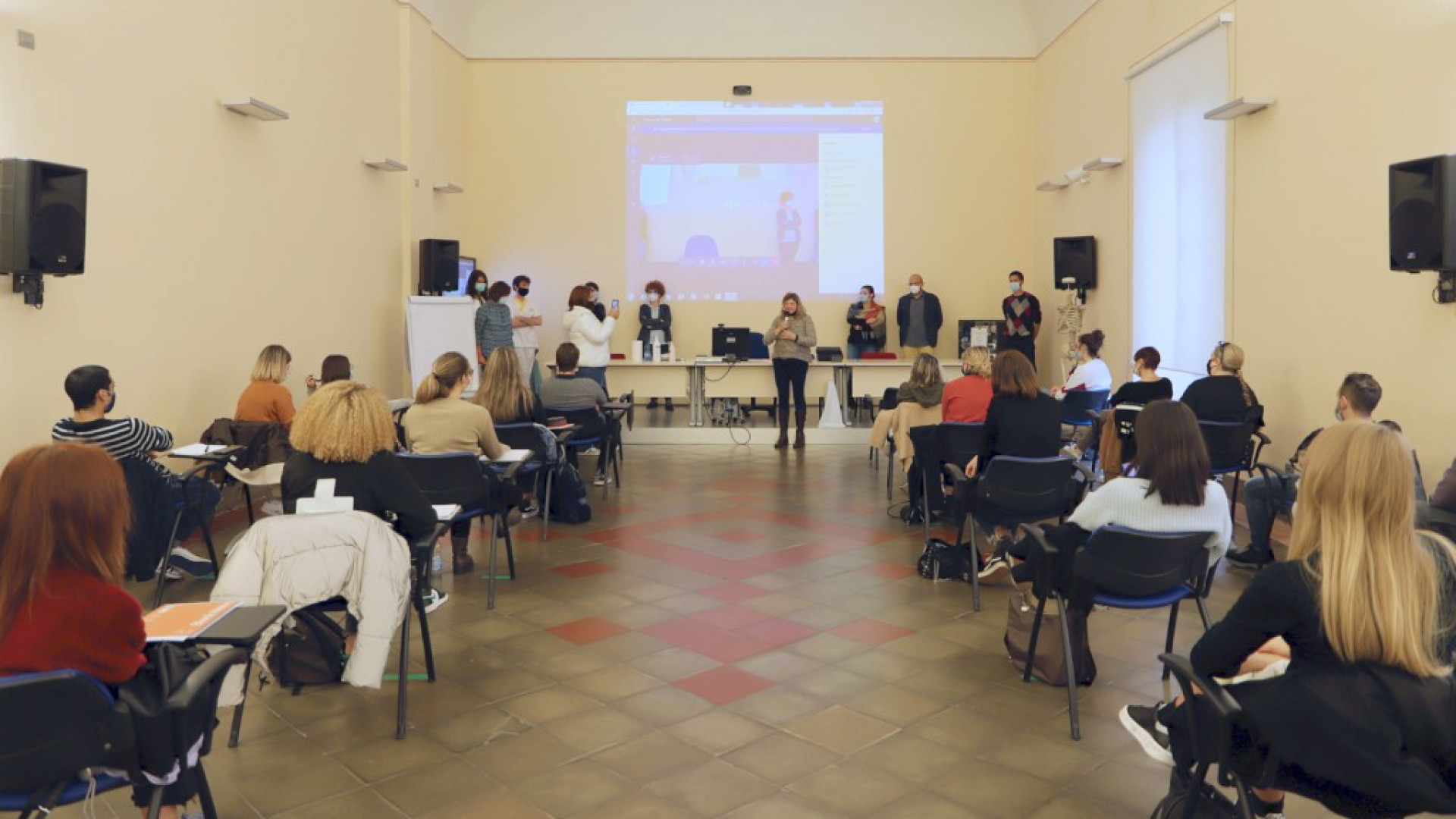 Gli studenti: "Non abbandonare la Dad nel corso di infermieristica"