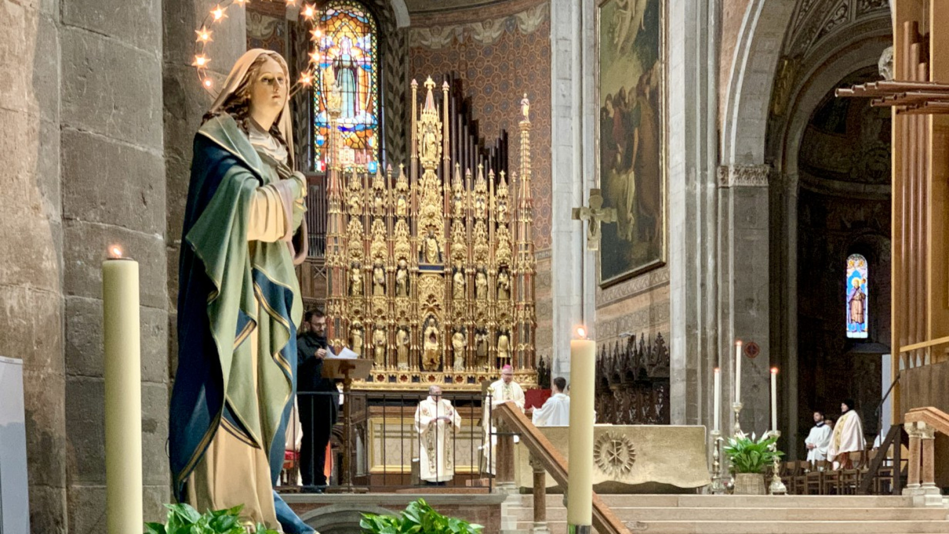 Vescovo: “Maria esempio di vittoria sul peccato, nulla è impossibile a Dio"