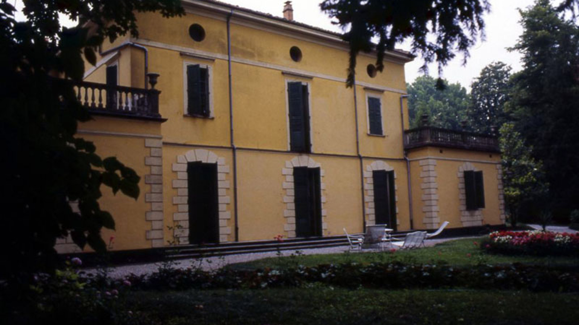 Villa Verdi ancora chiusa: "Pronti a bloccare la Prima della Scala"