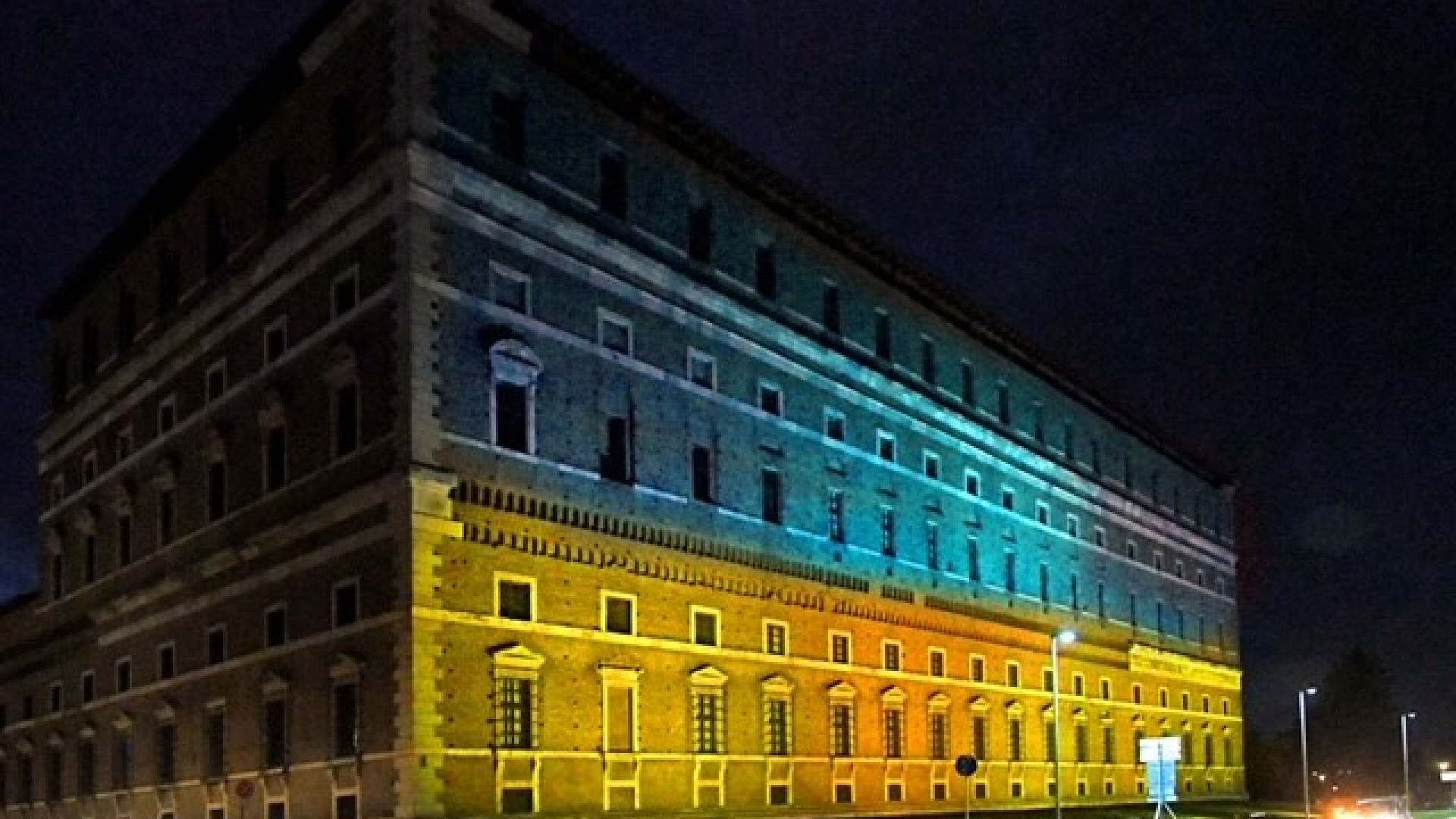 Dopo XNL, da stasera anche Palazzo Farnese illuminato con i colori dell'Ucraina