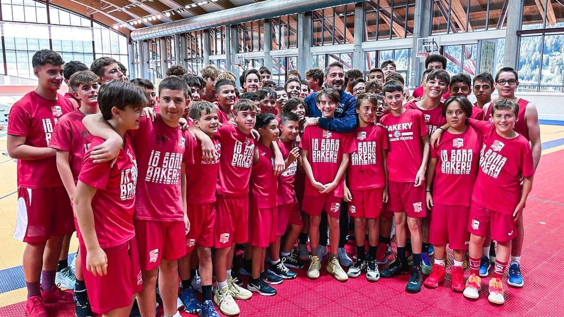 Basket, Pozzecco carica i giovani dlela Bakery: "Coltivate il vostro sogno"