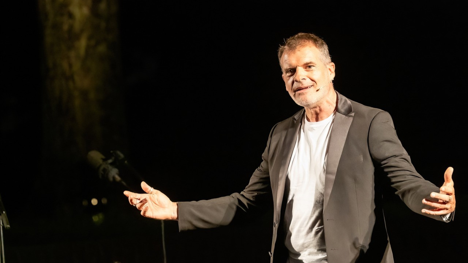 Stefano Massini illumina il festival di Veleia con le "storie che abitano la terra"