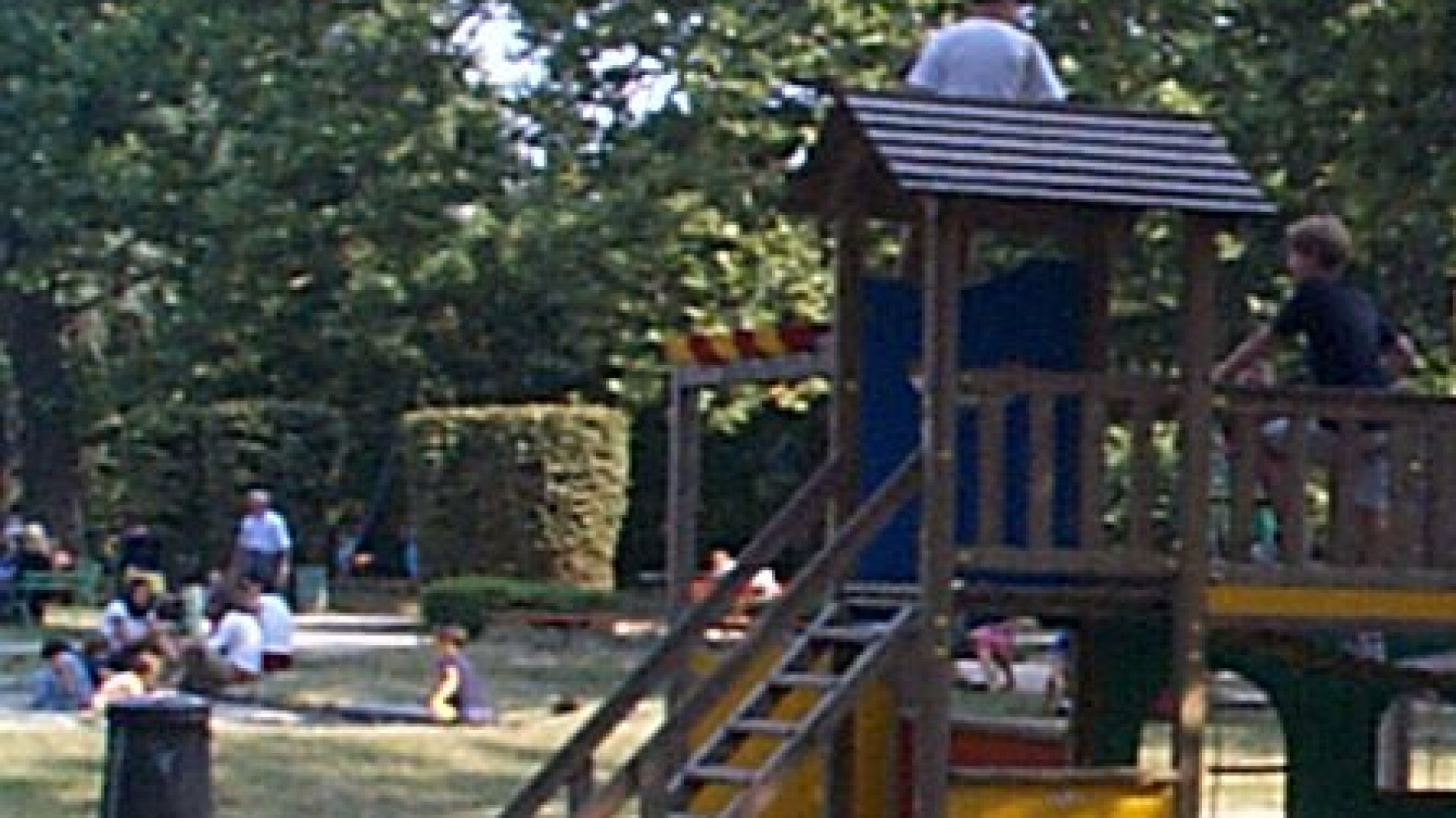 Stop al fumo nei campi giocoCisini: "Rispetto per i piccoli"